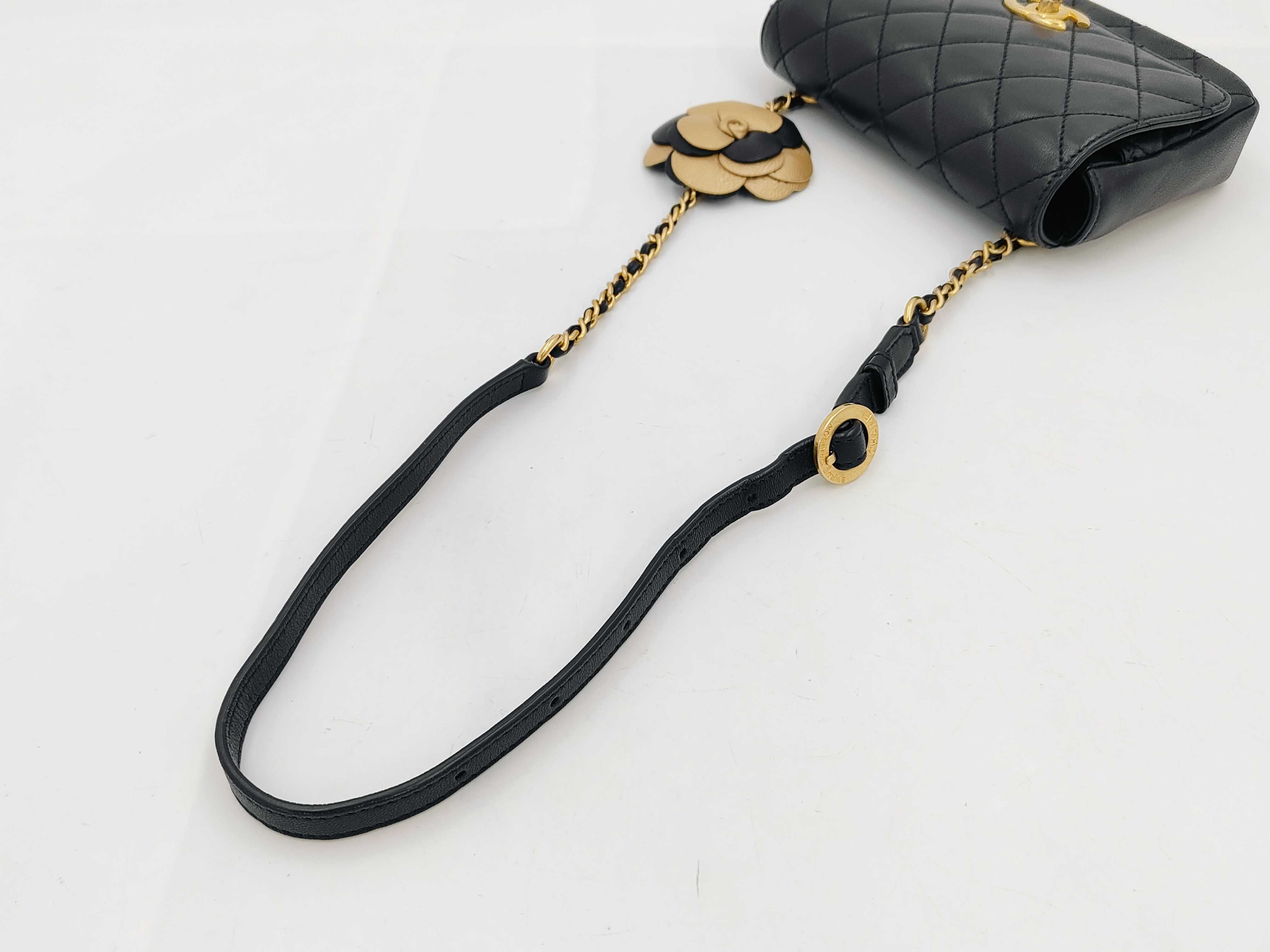 waist bag, item number 24, with card, shoulder bag. — view 3