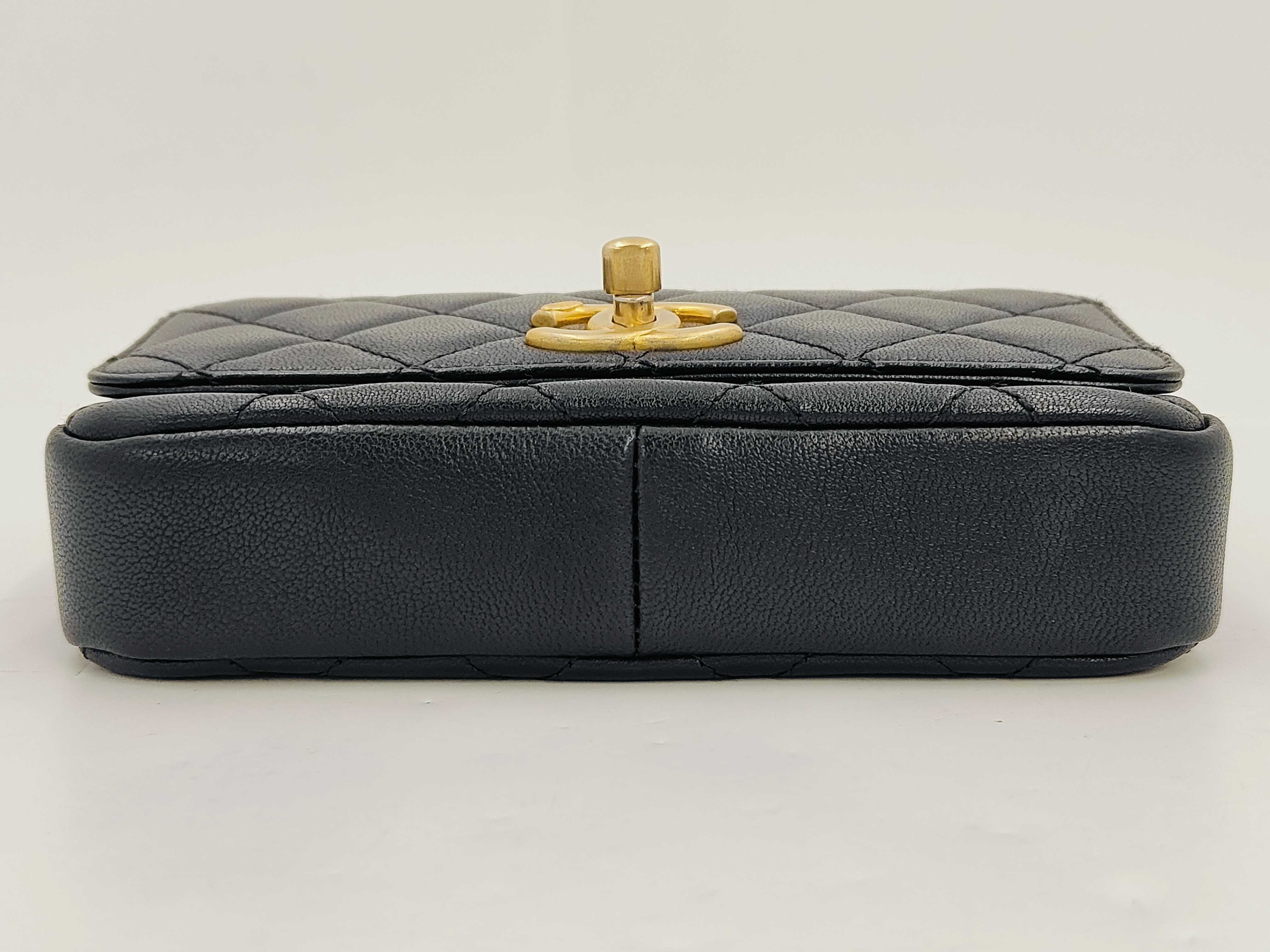 waist bag, item number 24, with card, shoulder bag. — view 6