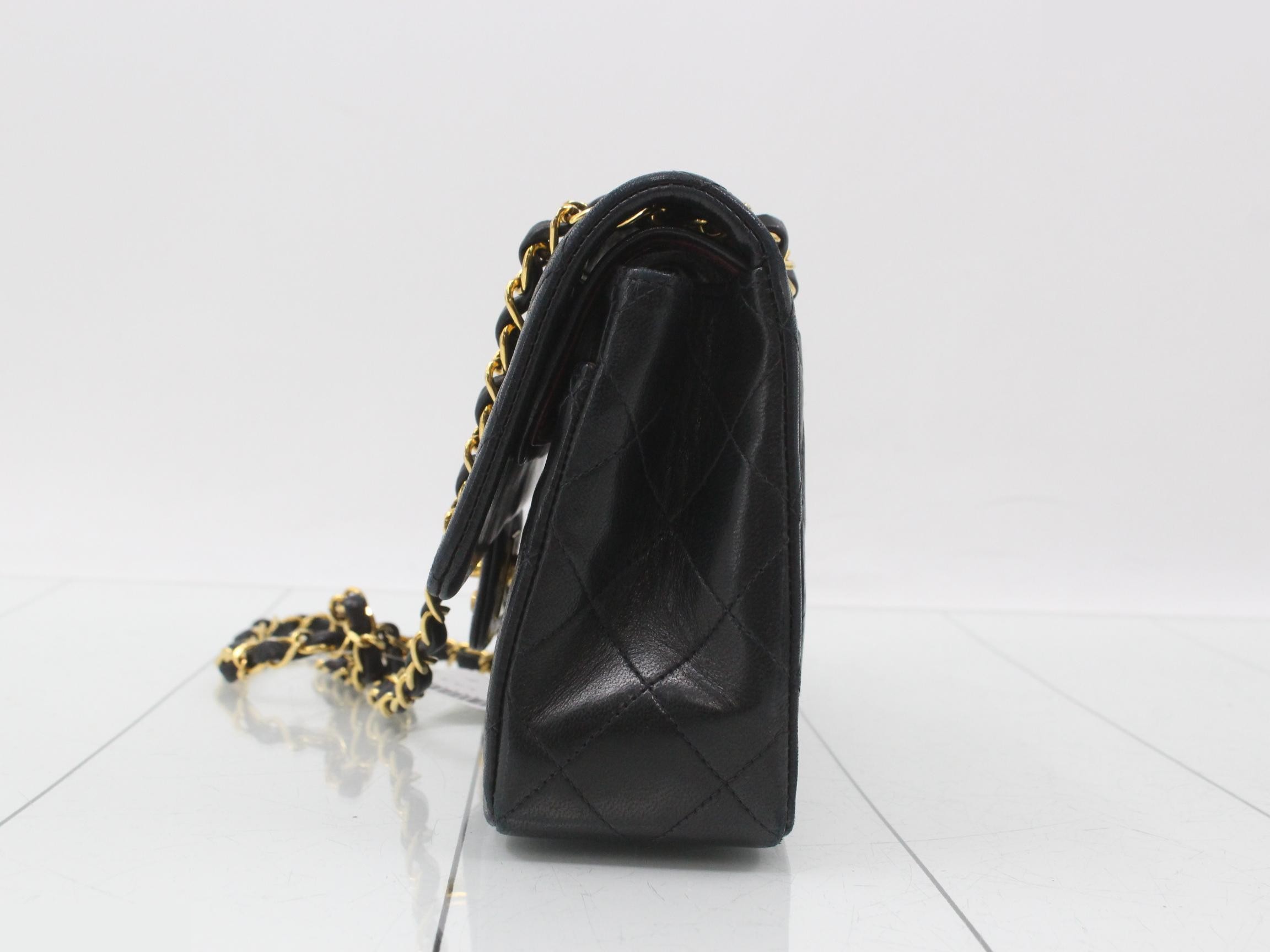 Matelassé 23 Leather Double Flap Double Chain Shoulder Bag — view 3