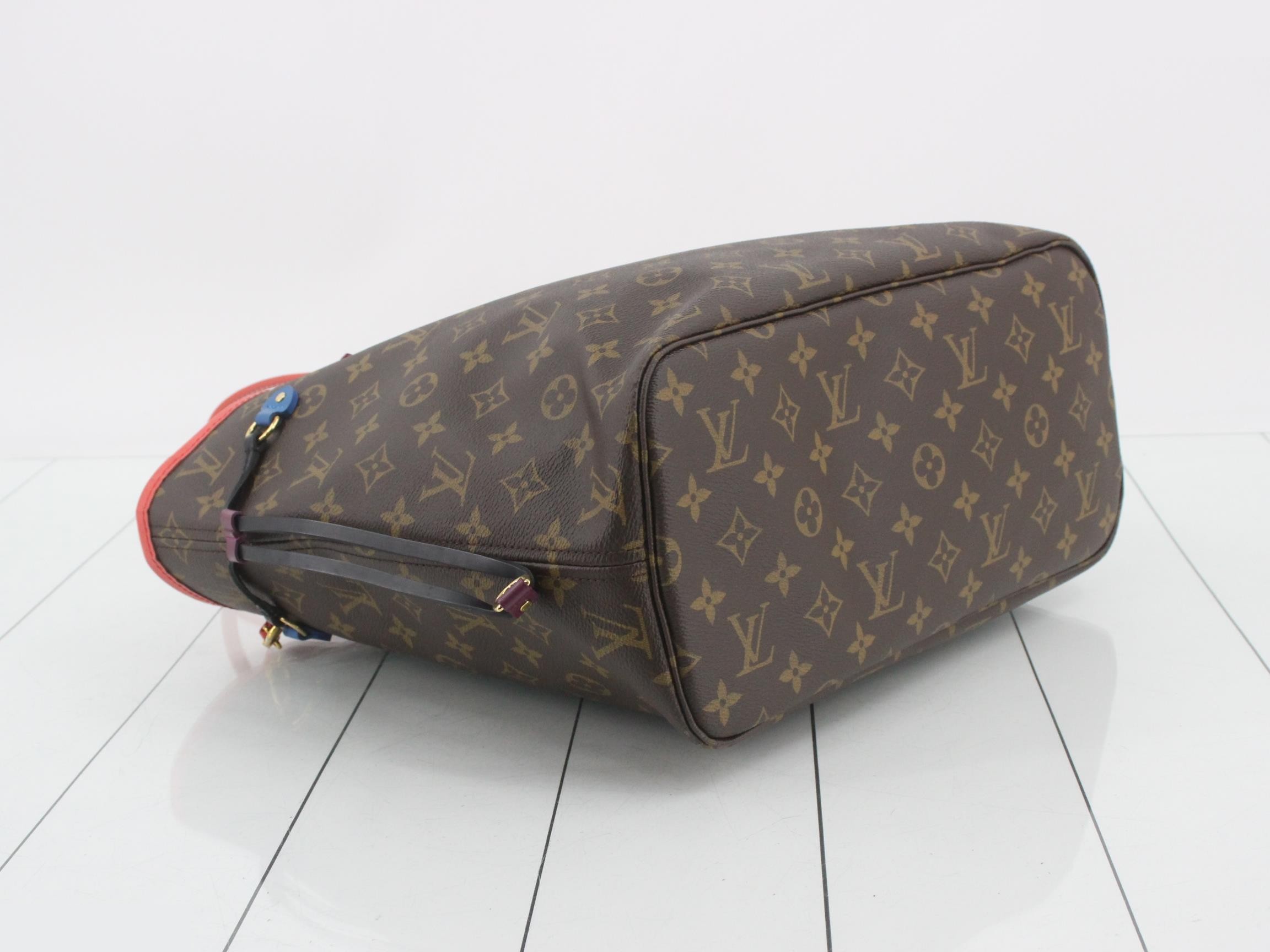 Monogram Totem Neverfull MM Tote Bag with Pouch — view 5
