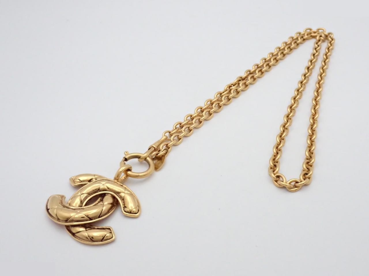 Coco Mark logo gold necklace, with markings, neck circumference approximately 84cm. — view 3
