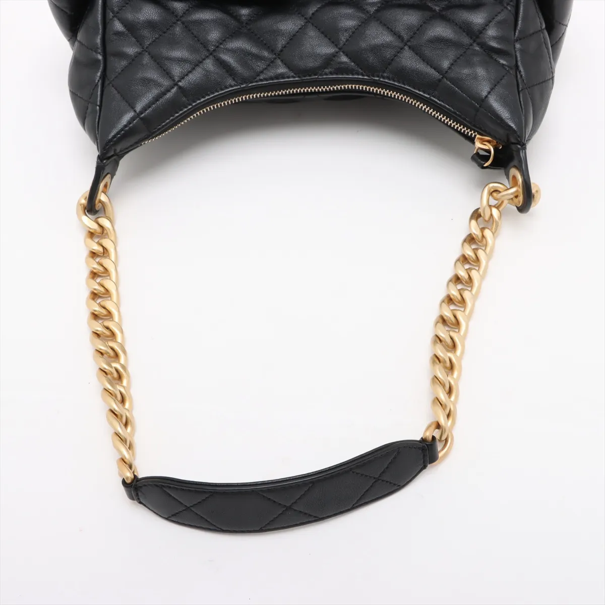 [Individually wrapped] Chanel Matelasse Lambskin Chain Shoulder Bag Hobo Black Gold Hardware E43903C2 Random Plate — view 5
