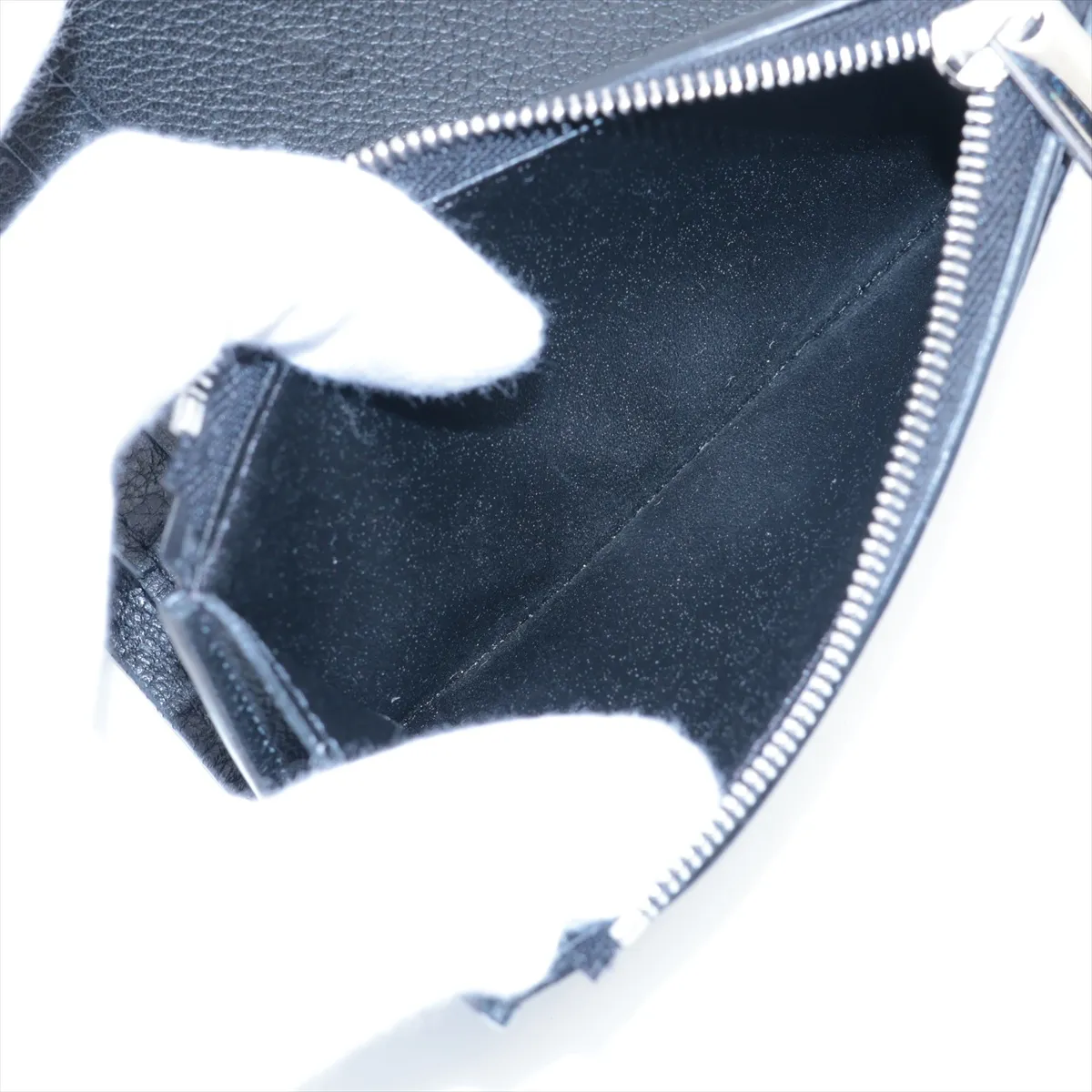 Taurillon Portefeuille MyLockme Compact M62947 TA0230 Noir Compact Wallet — view 6