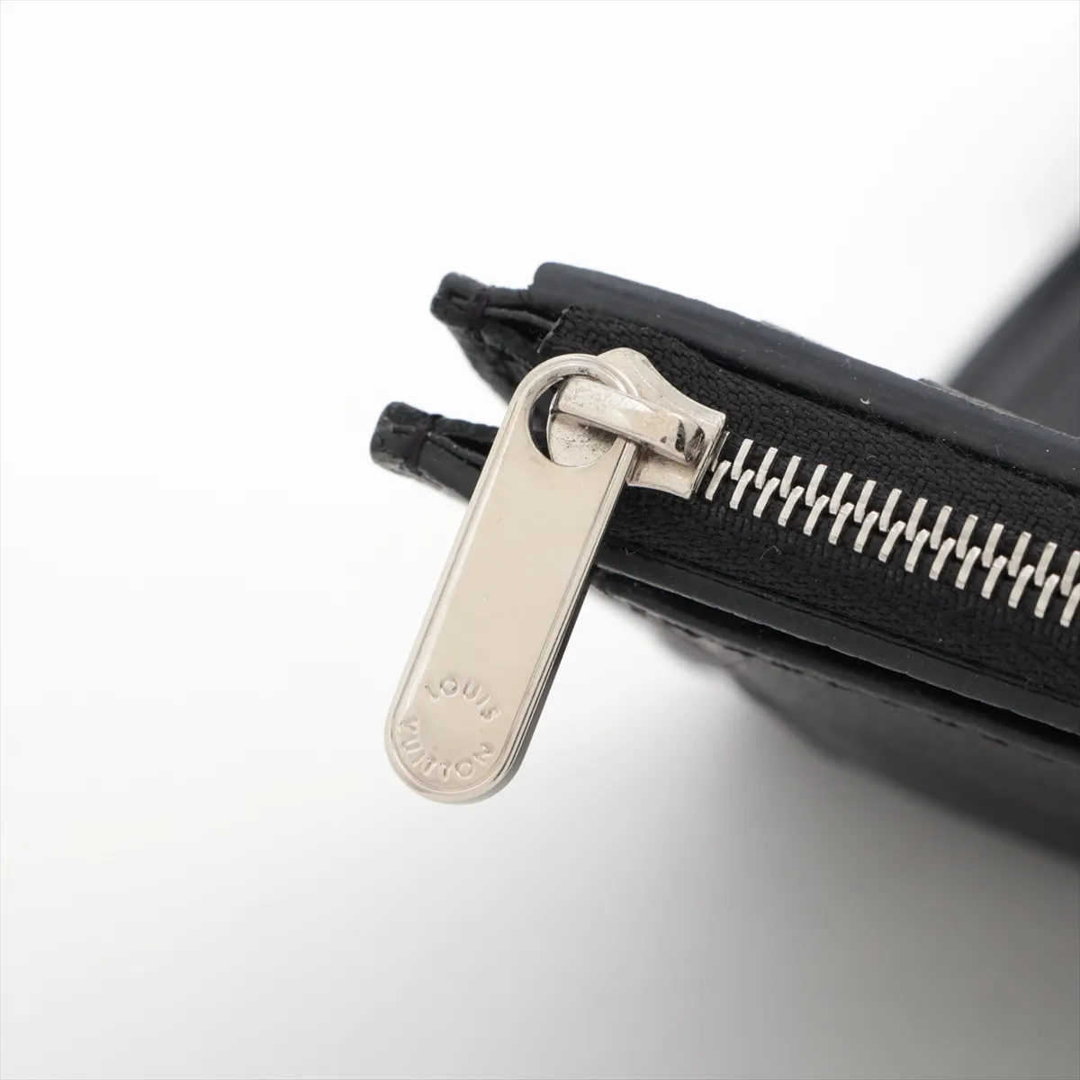 Taurillon Portefeuille MyLockme Compact M62947 TA0230 Noir Compact Wallet — view 8