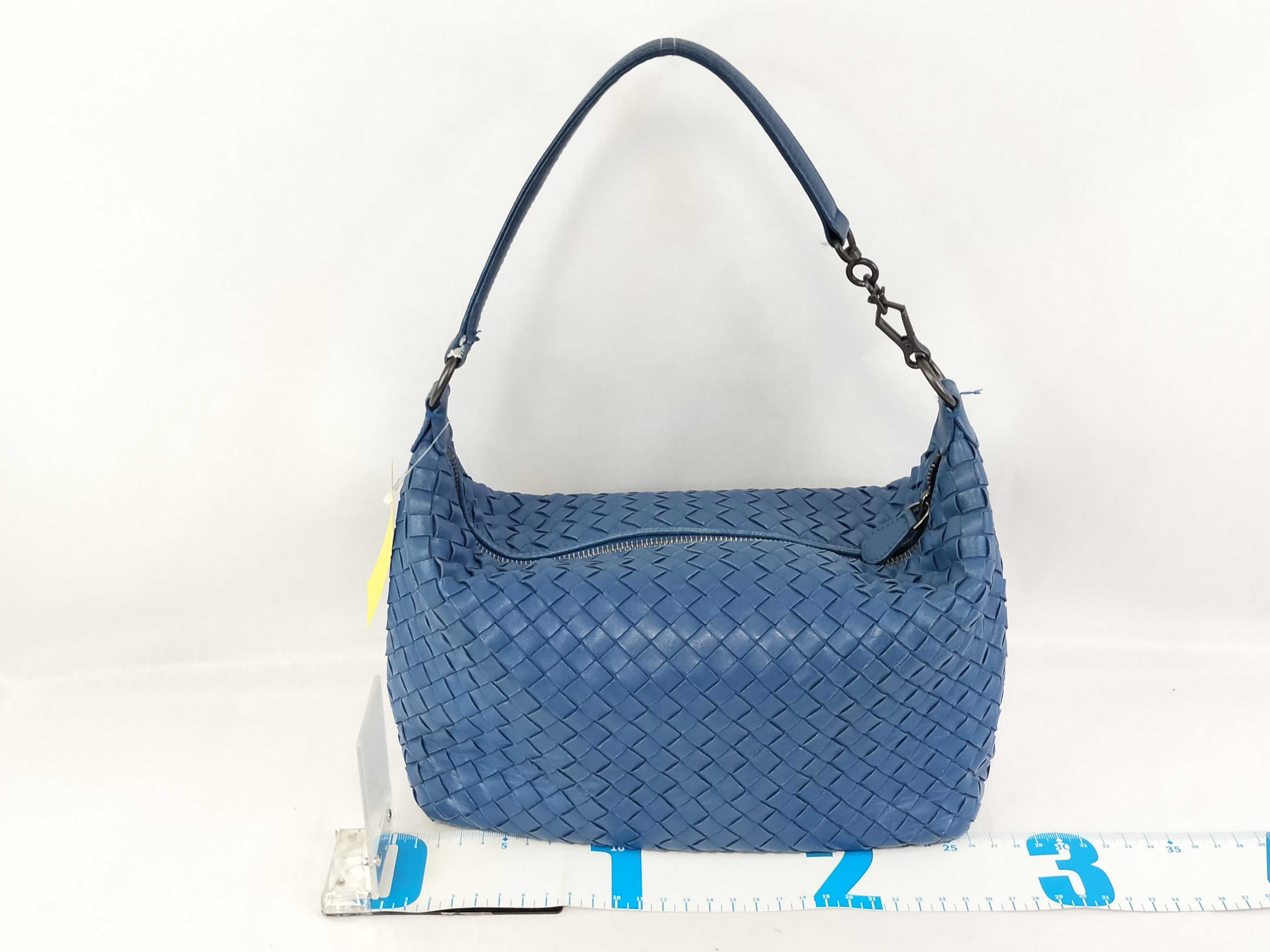 Intrecciato Leather One-Shoulder Bag (Shoulder Bag) — view 2