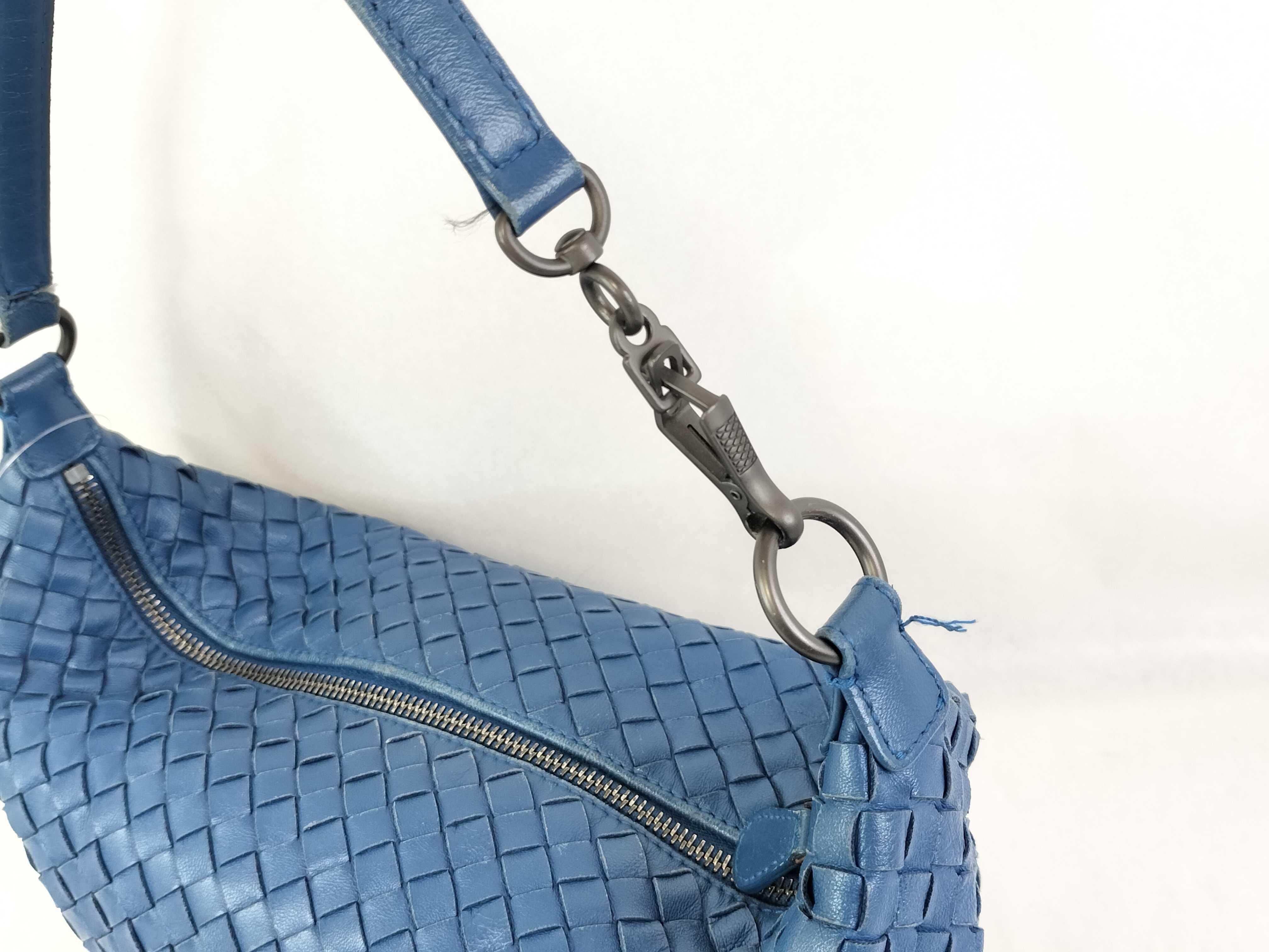 Intrecciato Leather One-Shoulder Bag (Shoulder Bag) — view 3