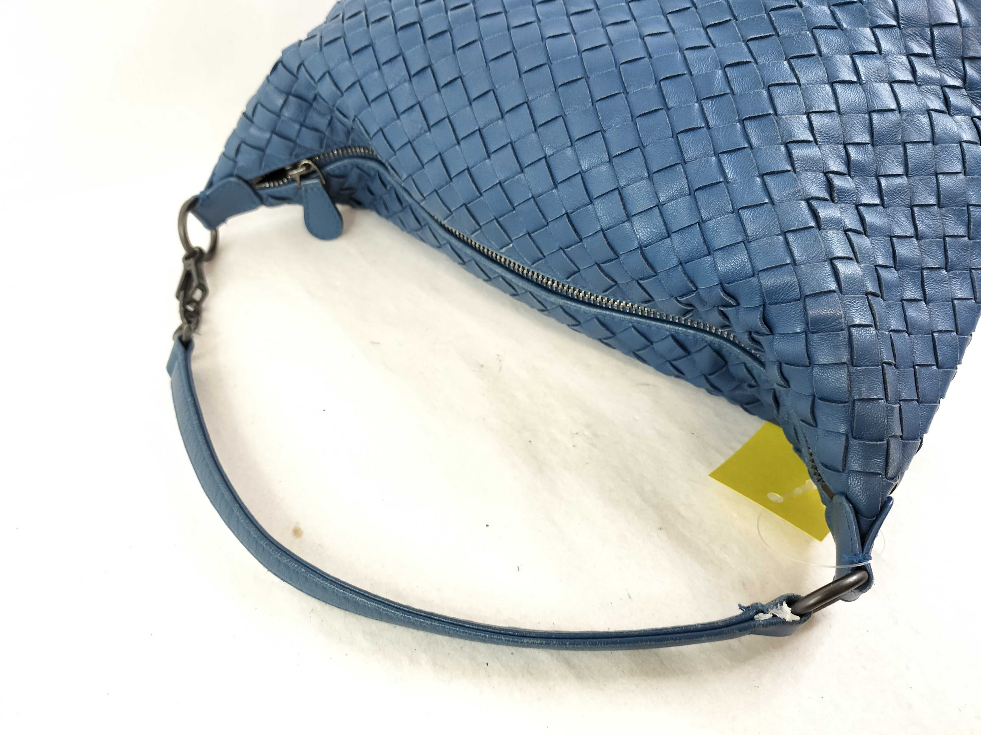 Intrecciato Leather One-Shoulder Bag (Shoulder Bag) — view 6