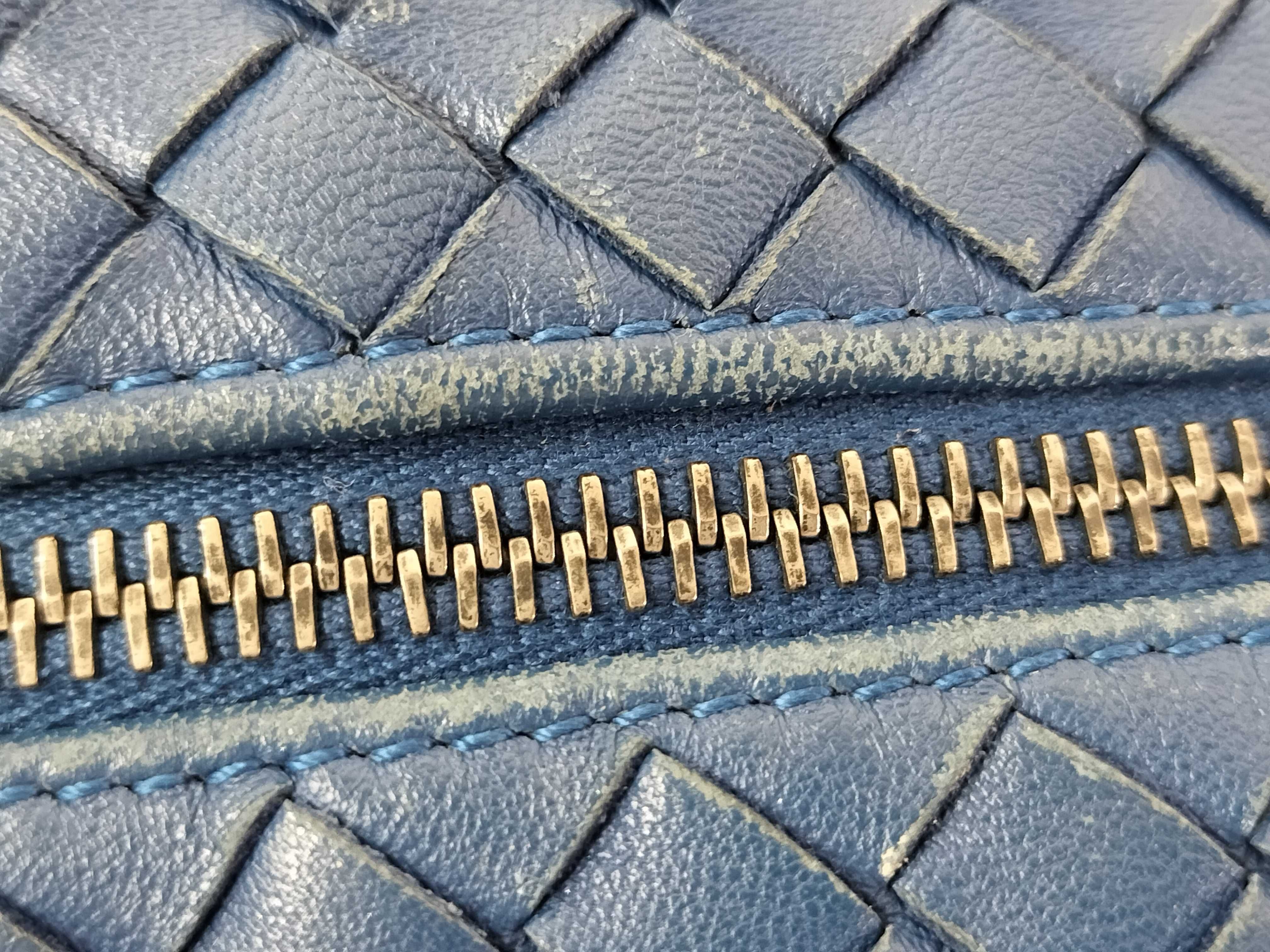 Intrecciato Leather One-Shoulder Bag (Shoulder Bag) — view 10