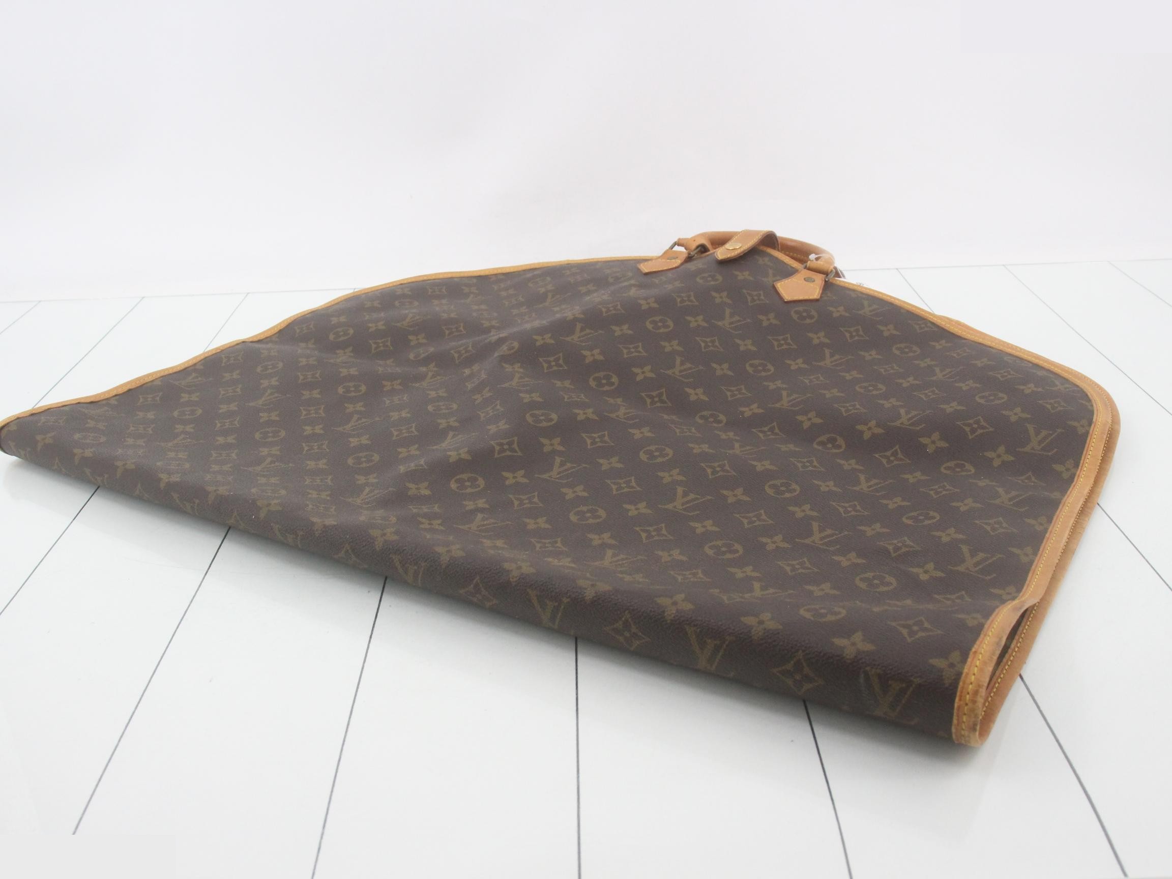 Garment bag — view 2