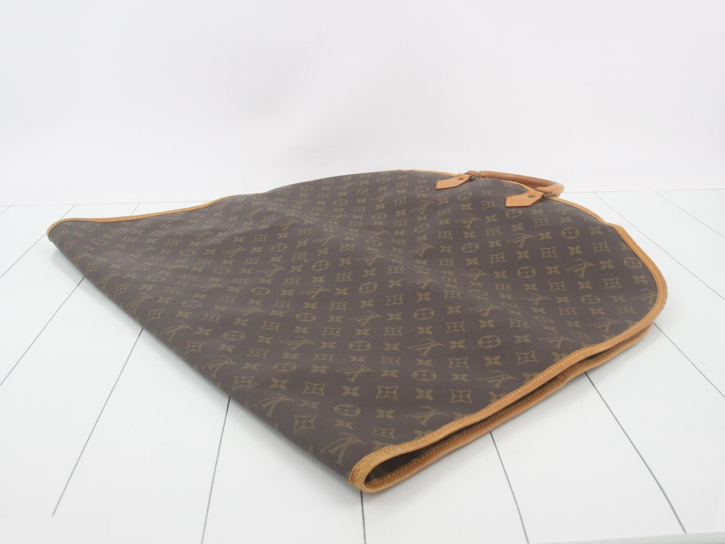 Garment bag — view 3