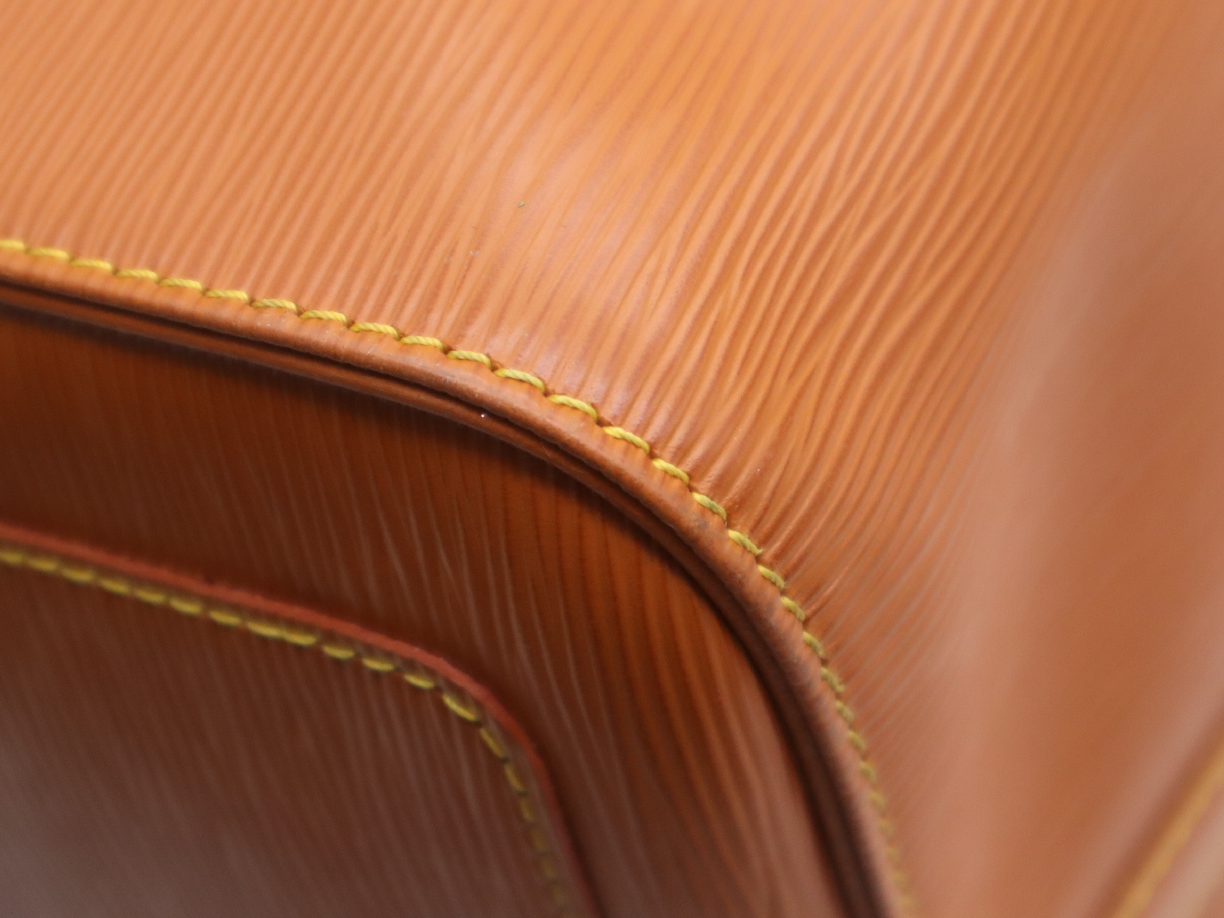 M42958 Epi Keepall 55 Zipangu Gold Boston Bag — view 11