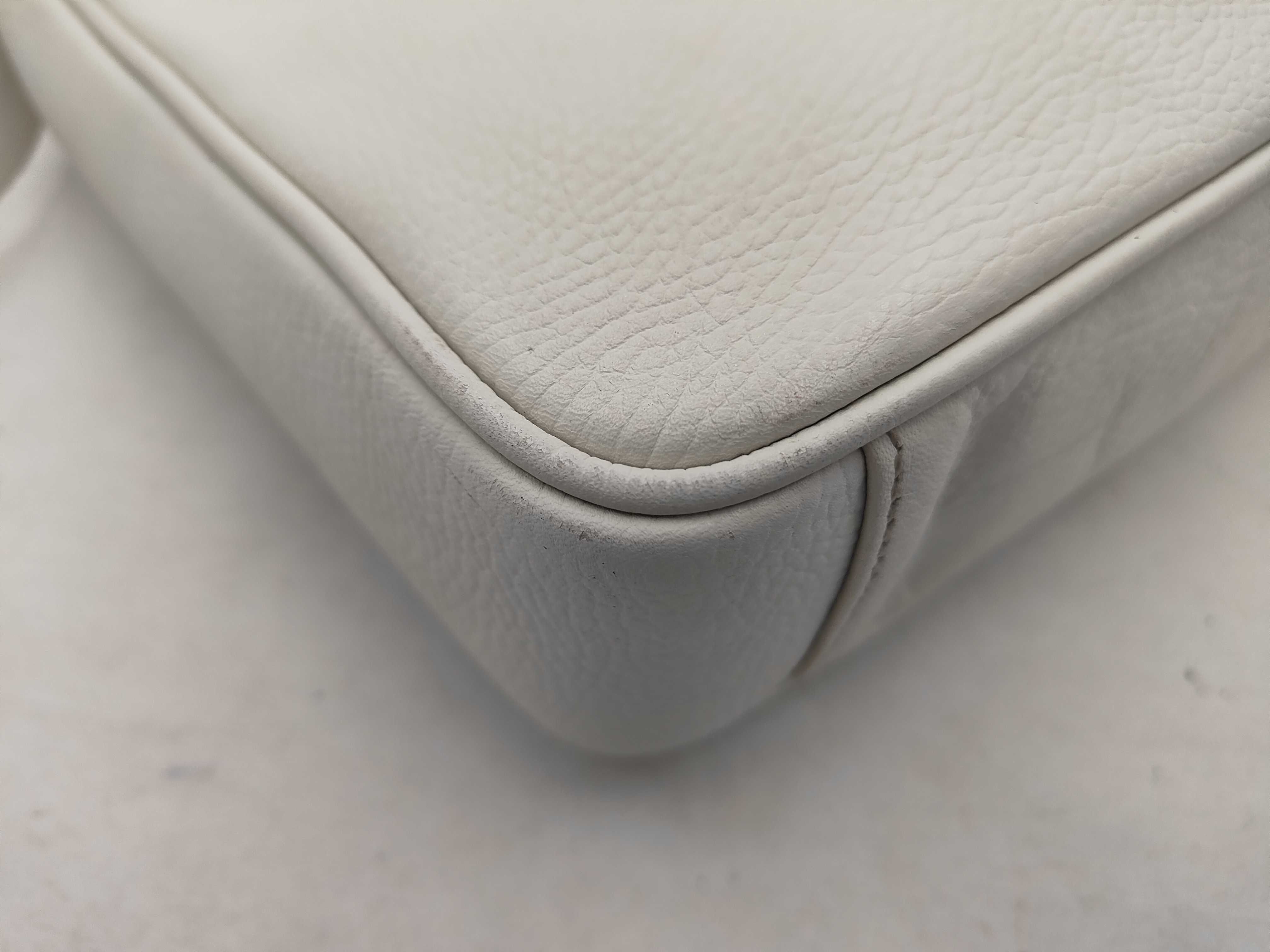 Leather White Shoulder Bag with Nova Check Interior — view 6
