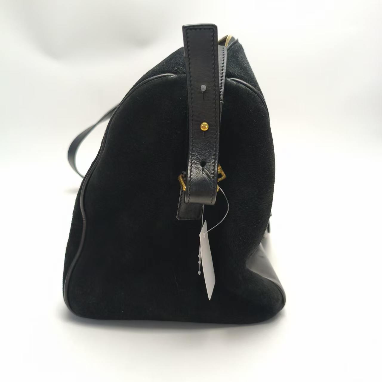 【*Shipped from: China*】Yves Saint Laurent Classic Duffle Leather Shoulder Bag — view 4