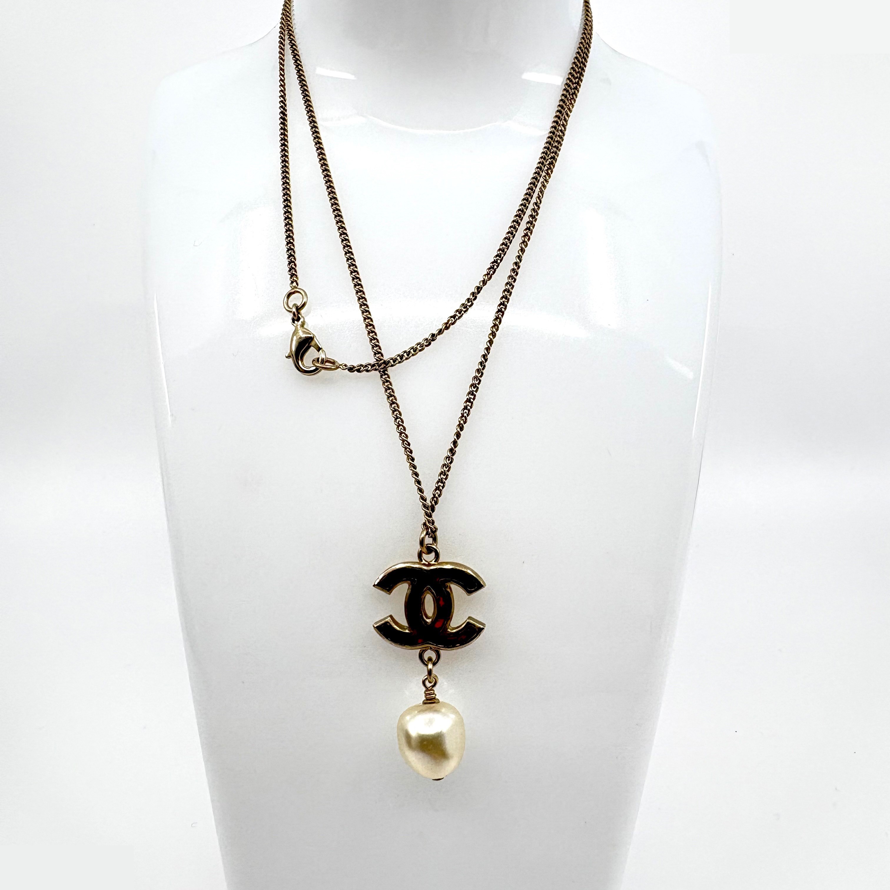 Hologram Coco Mark Pearl (Precious Metal) Necklace Pendant — view 3