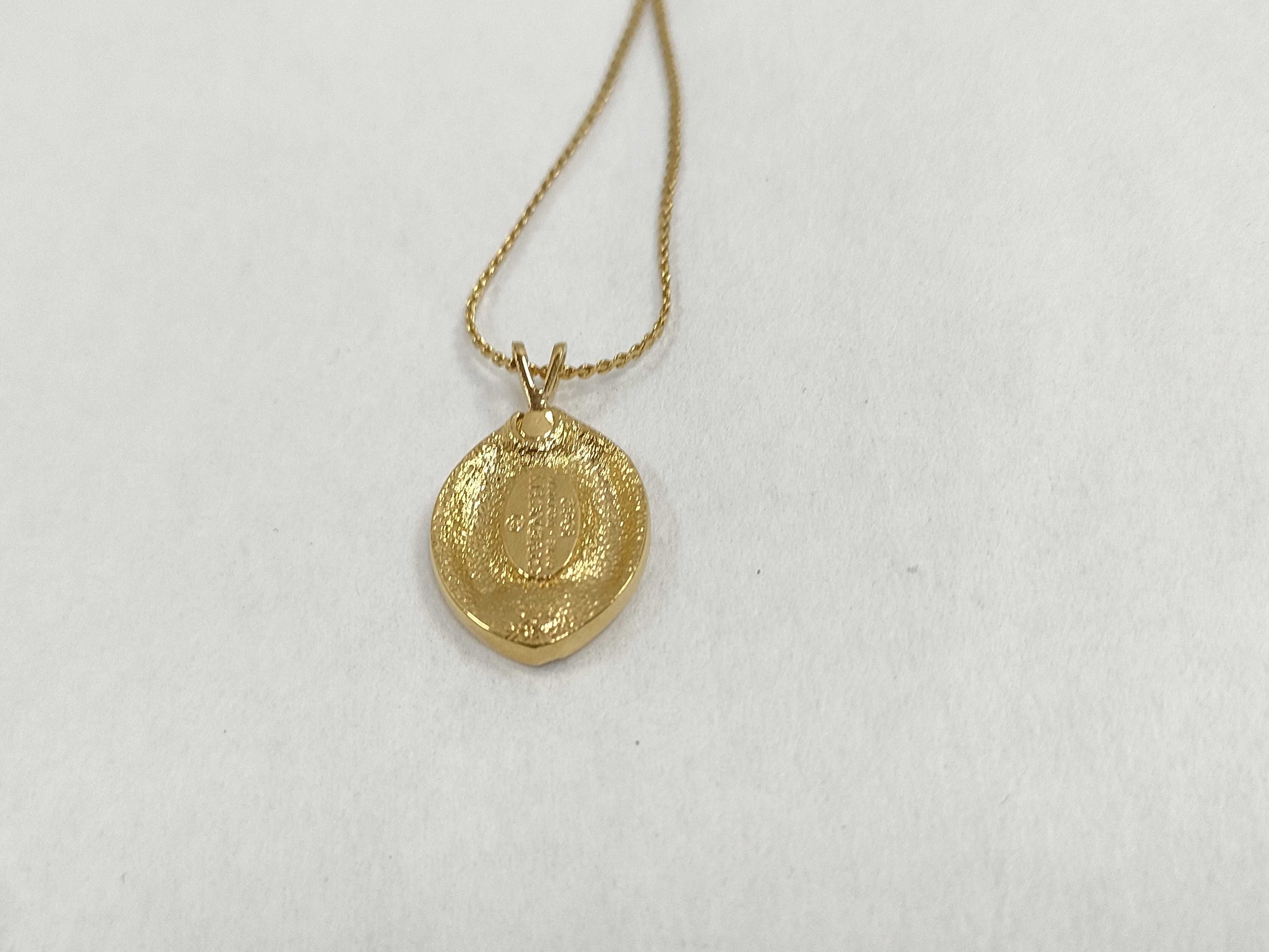 necklace — view 2