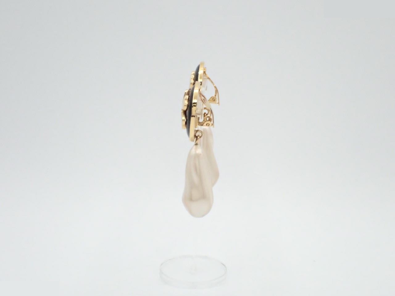 Earrings (with comment) — view 3