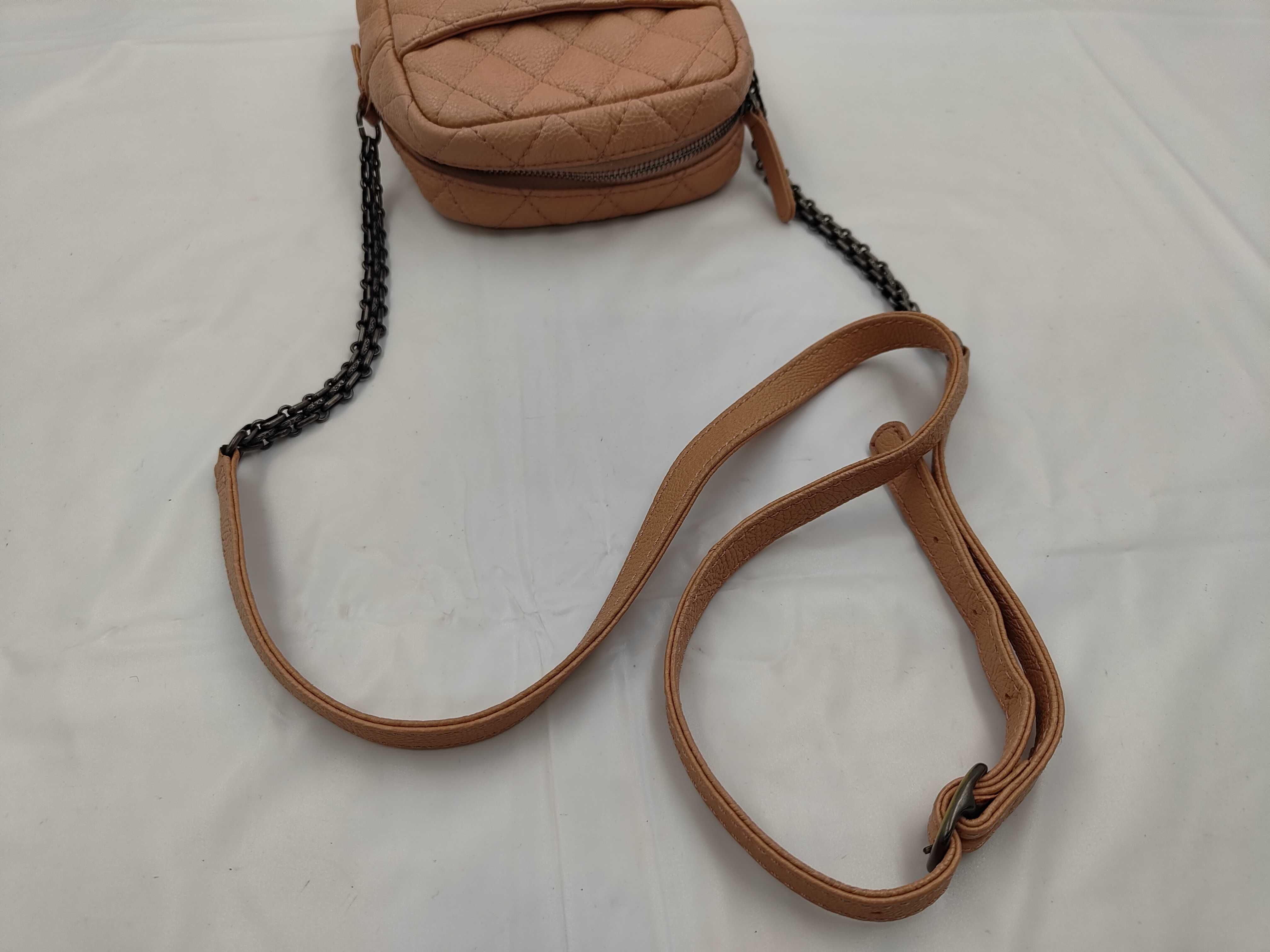 2.55 Caviar Skin Matelassé Chain Shoulder Bag (Serial Number 22) — view 3