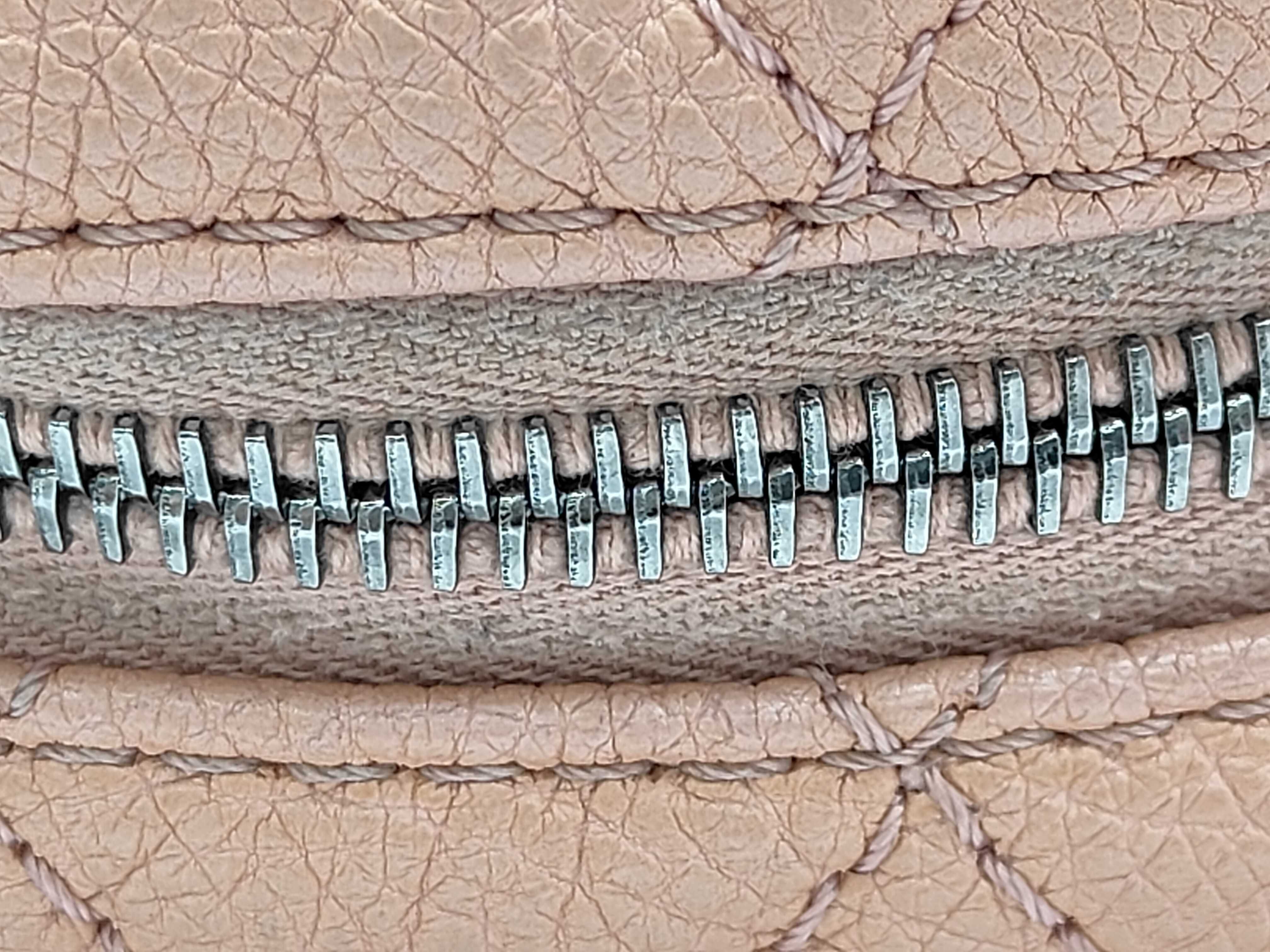 2.55 Caviar Skin Matelassé Chain Shoulder Bag (Serial Number 22) — view 6