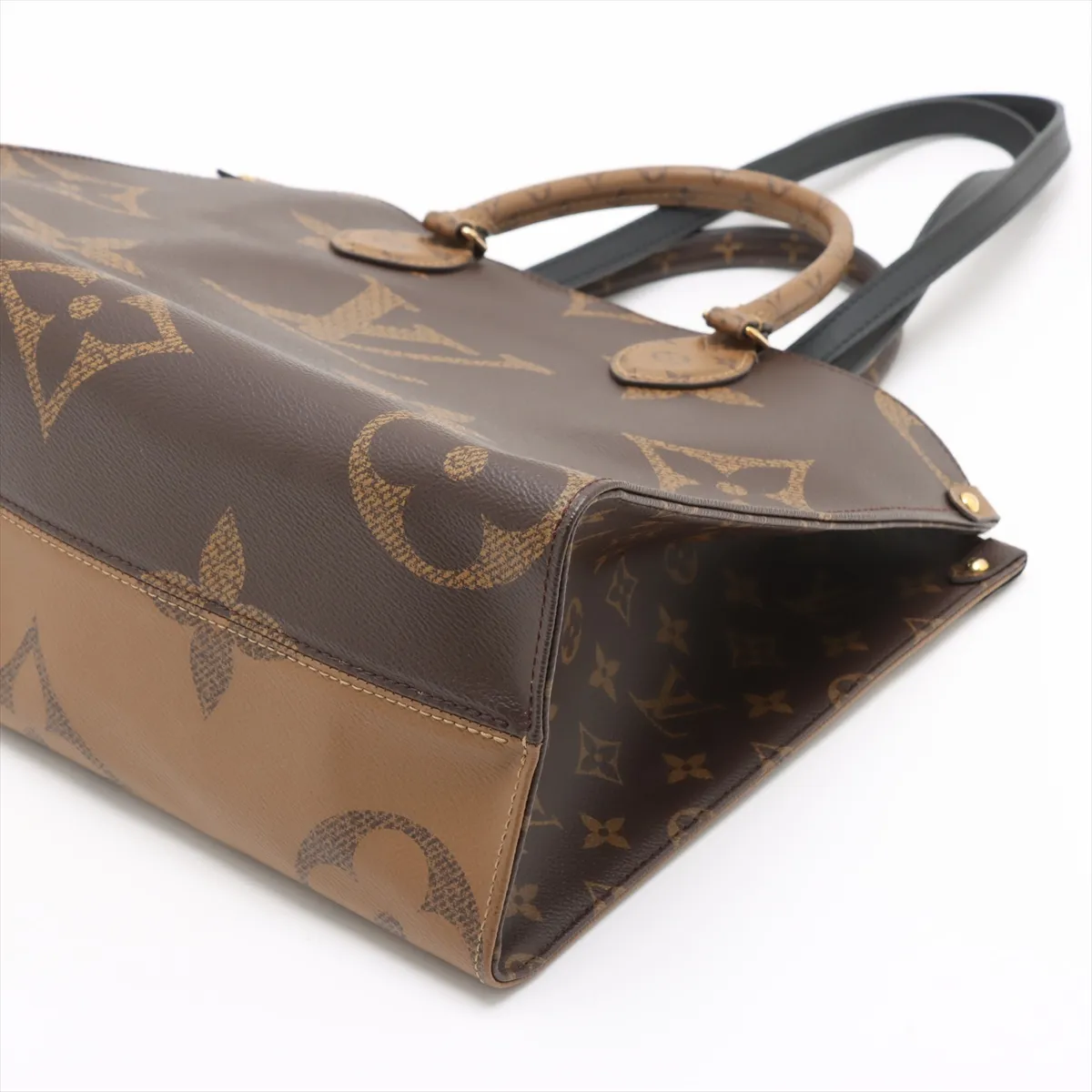 Giant Monogram Reverse On the Go MM M45321 AR0261 Brown RFID reaction available — view 3