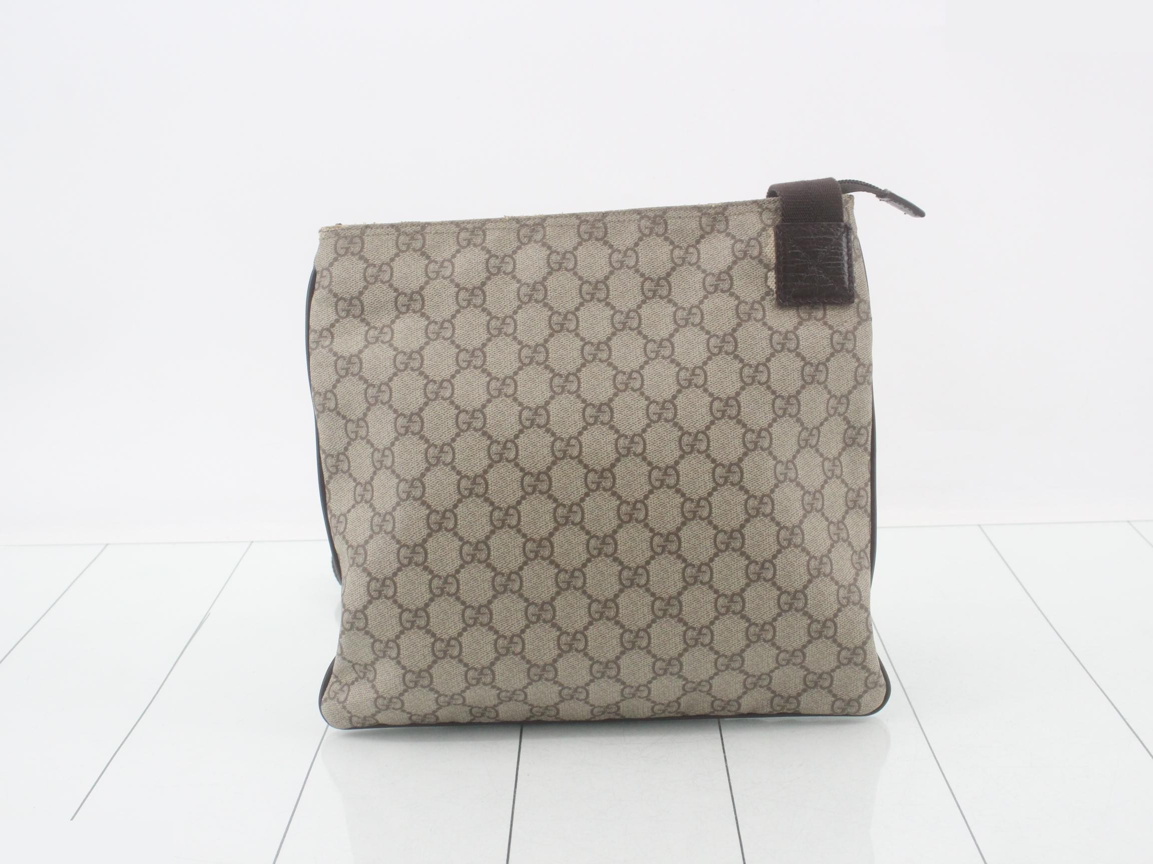 GG Supreme Shoulder Bag — view 2