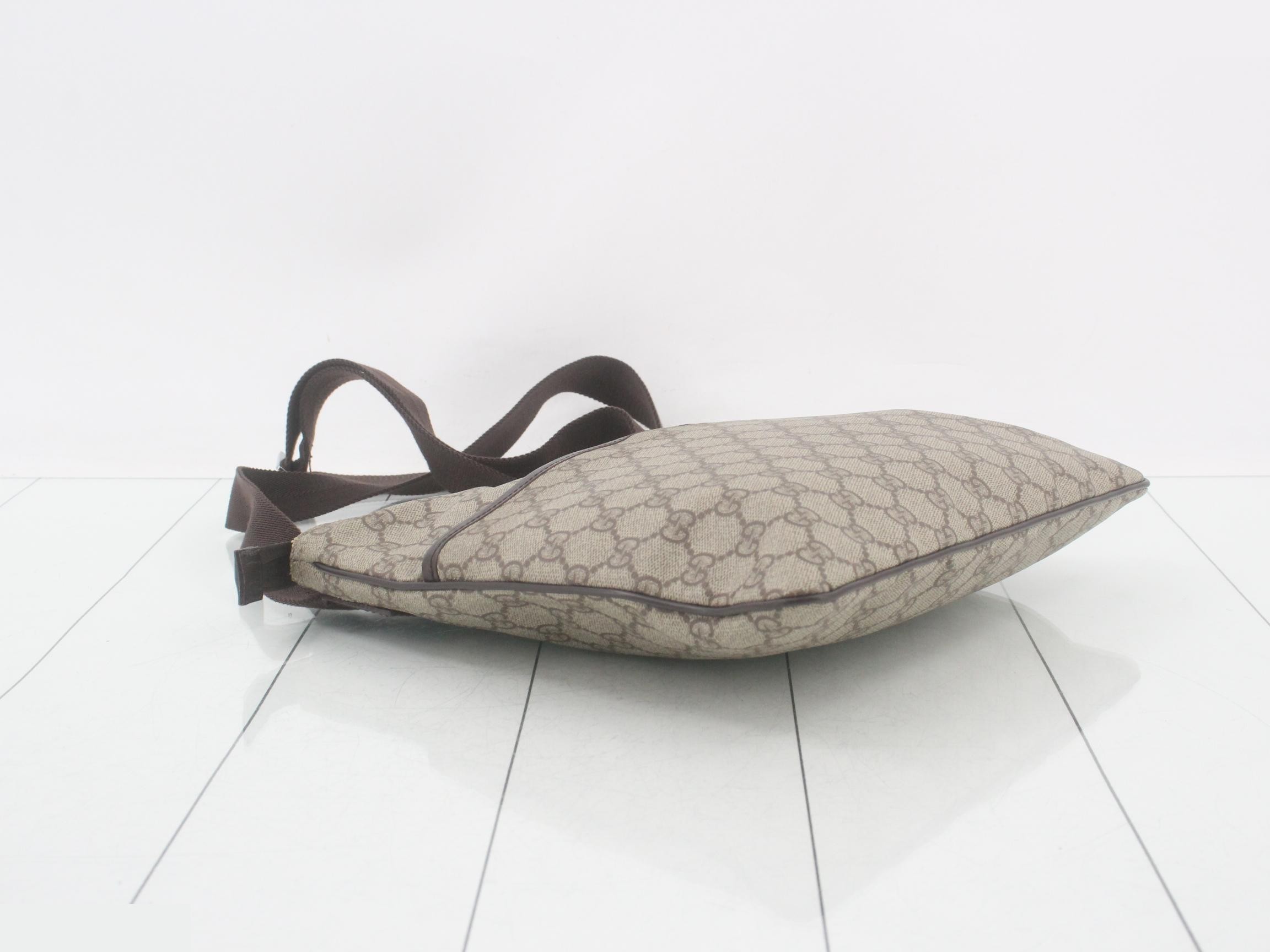GG Supreme Shoulder Bag — view 5