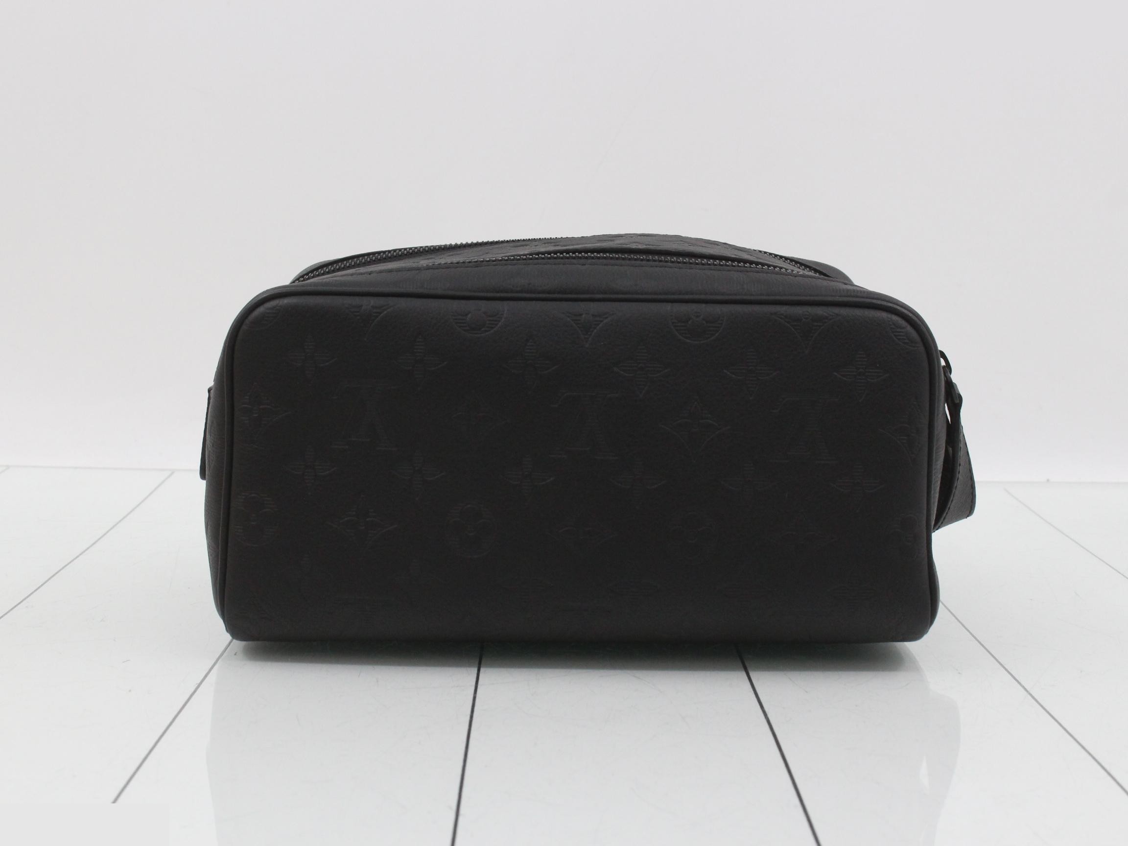 Dopp Kit - List Price ¥213,400 - Unused - Black — view 2
