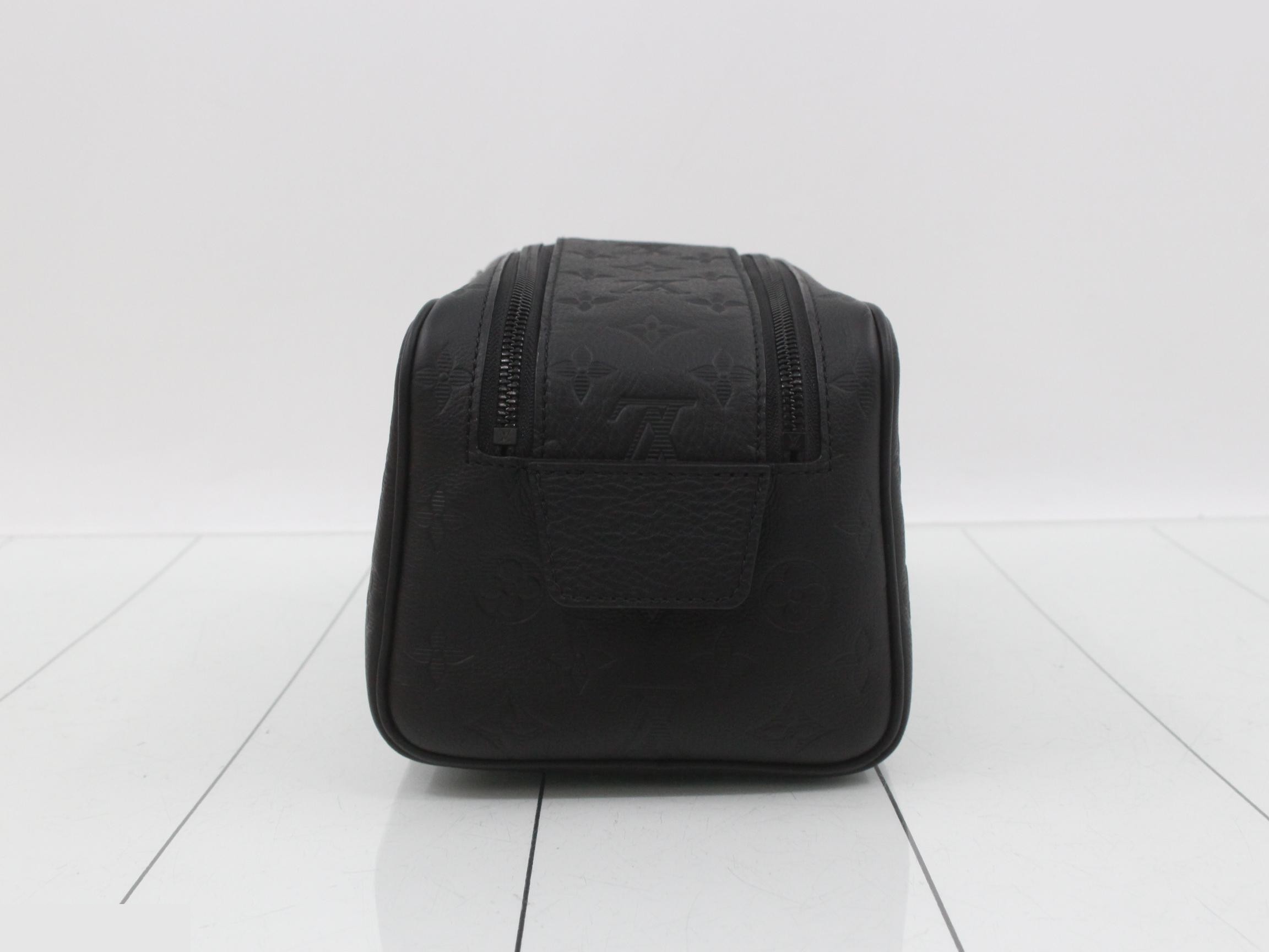 Dopp Kit - List Price ¥213,400 - Unused - Black — view 3