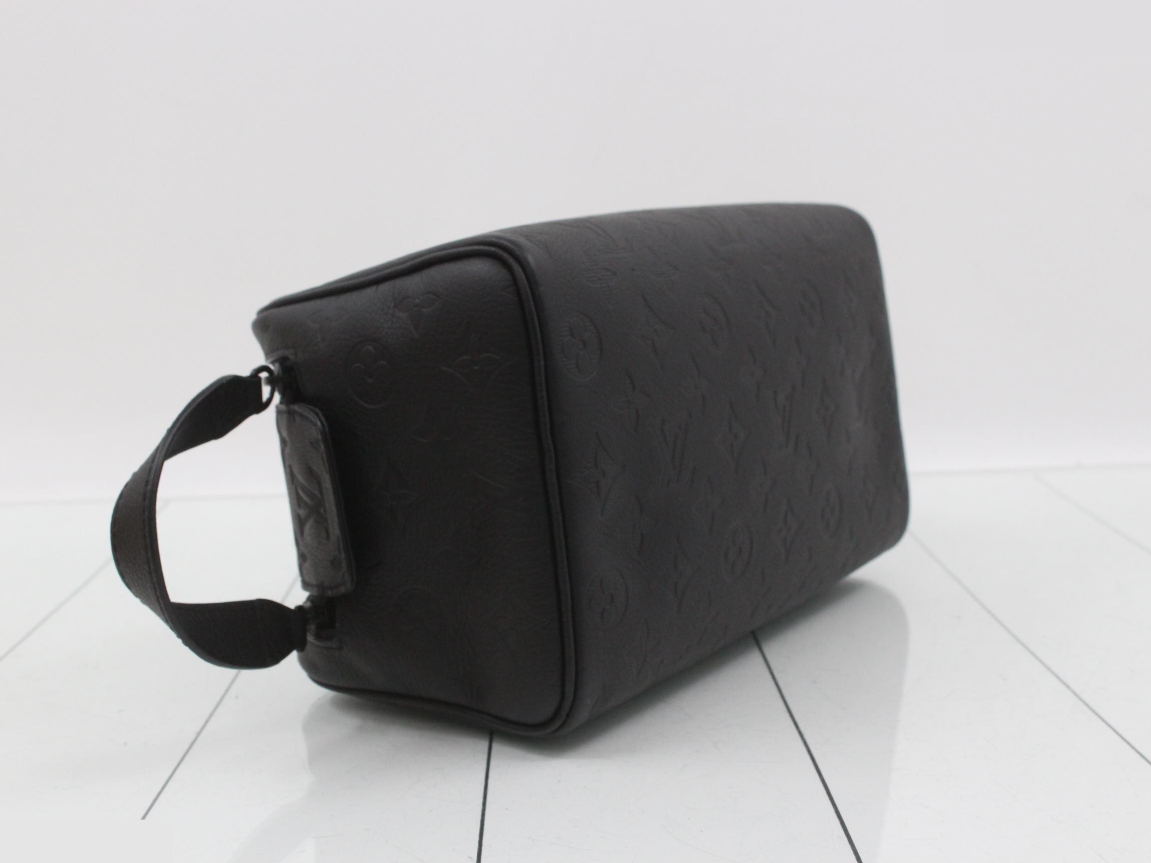 Dopp Kit - List Price ¥213,400 - Unused - Black — view 5