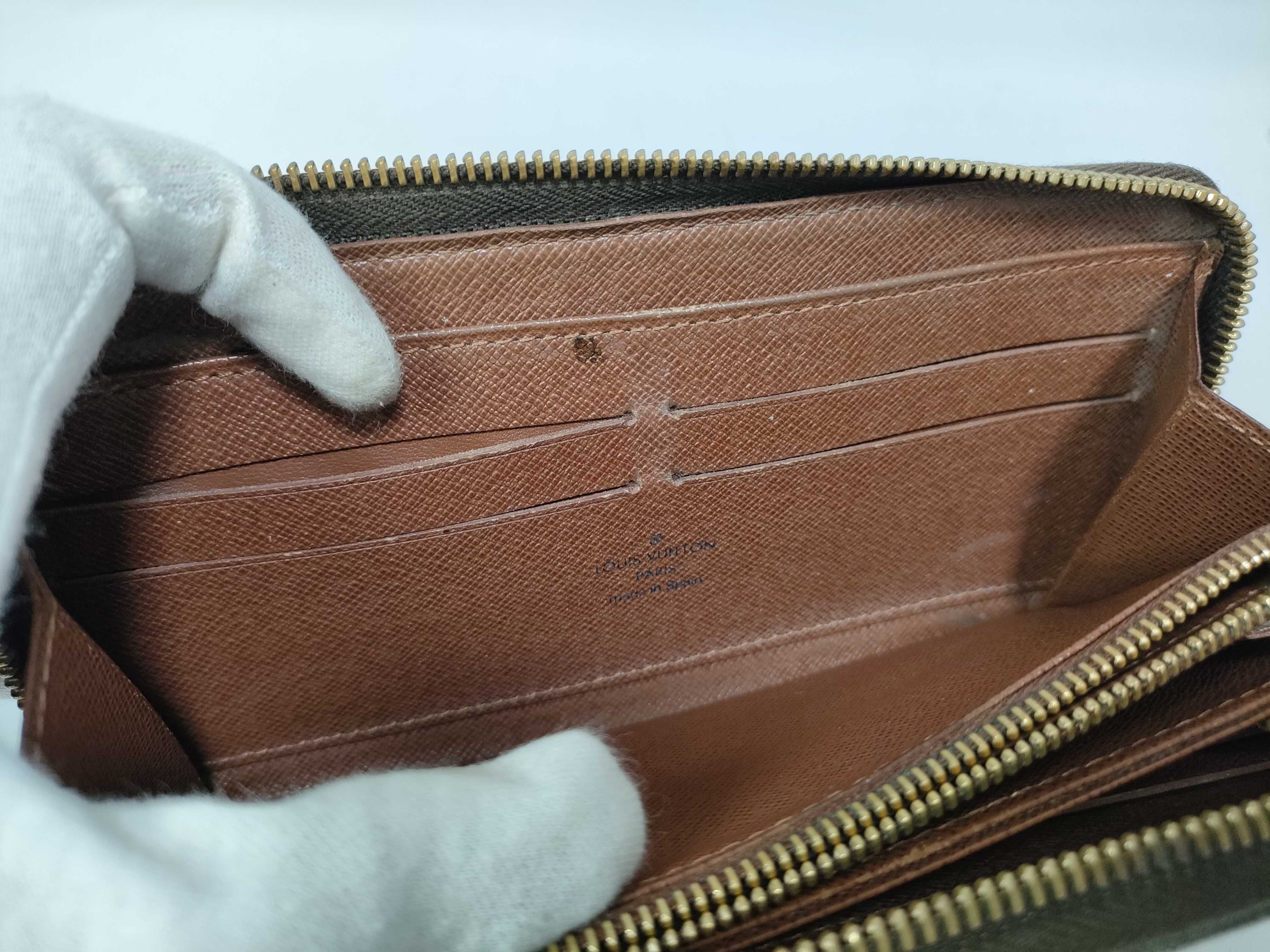 Monogram Louis Vuitton Zippy Wallet — view 11