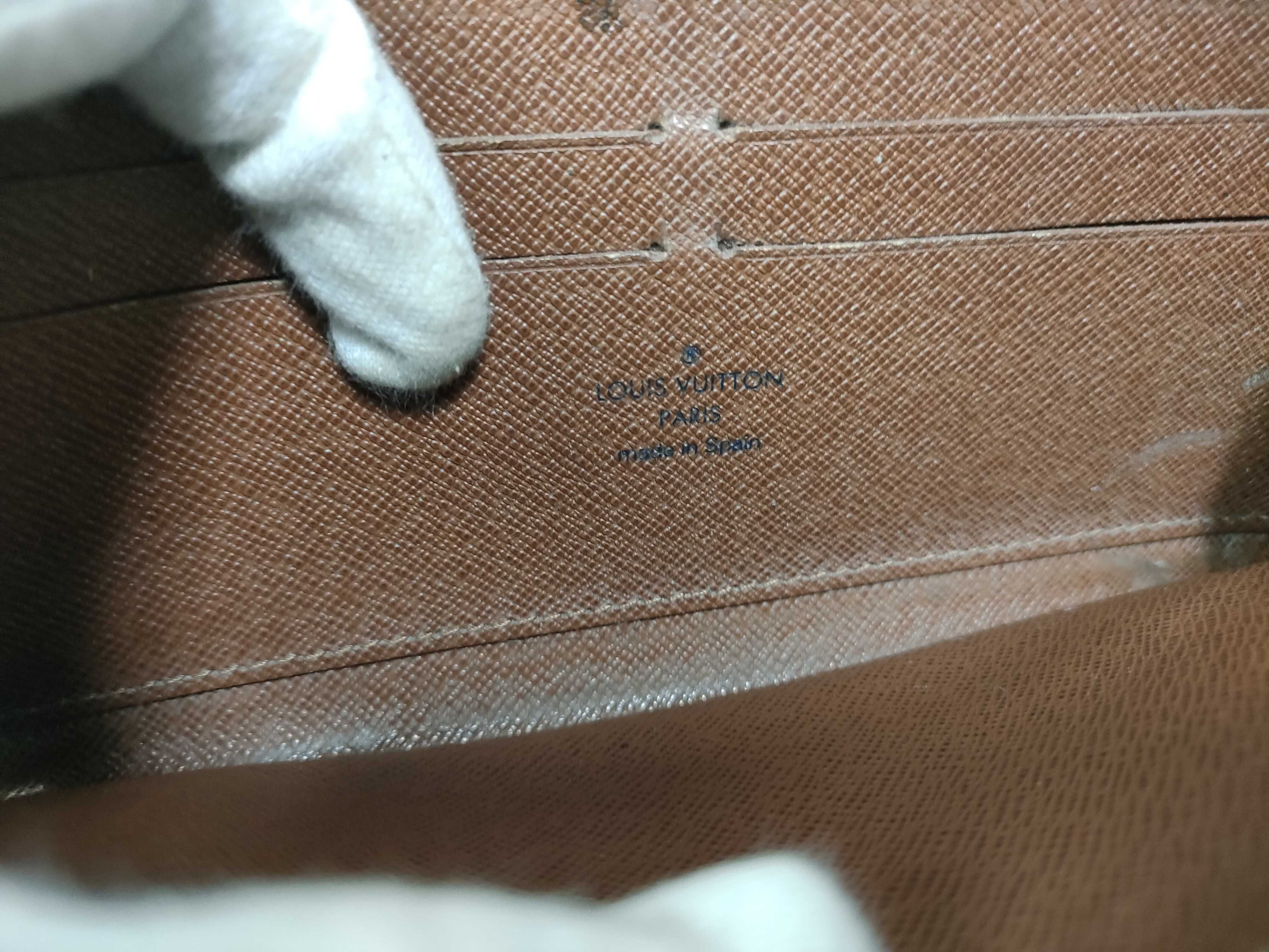 Monogram Louis Vuitton Zippy Wallet — view 12