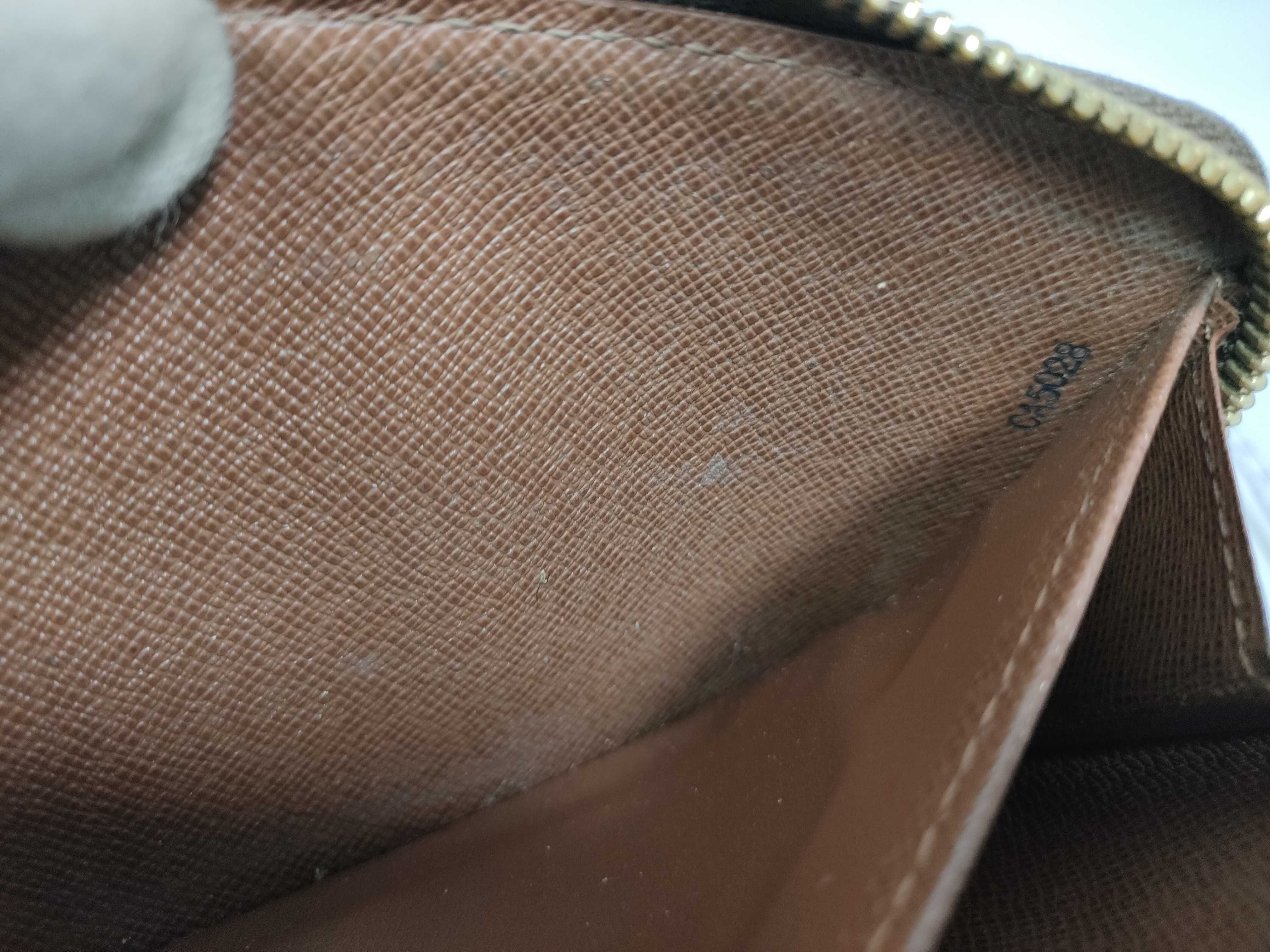Monogram Louis Vuitton Zippy Wallet — view 13