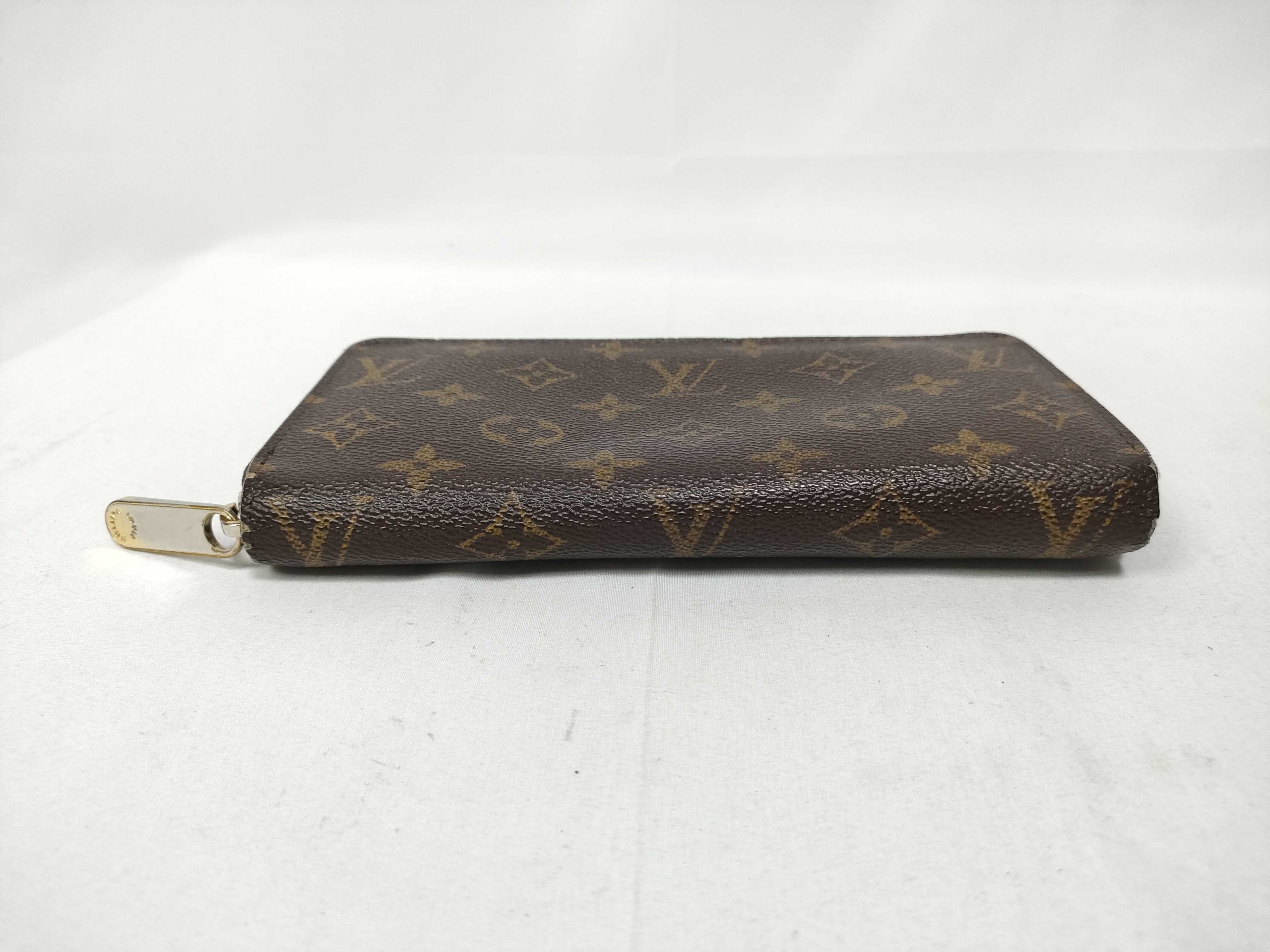 Monogram Louis Vuitton Zippy Wallet — view 5