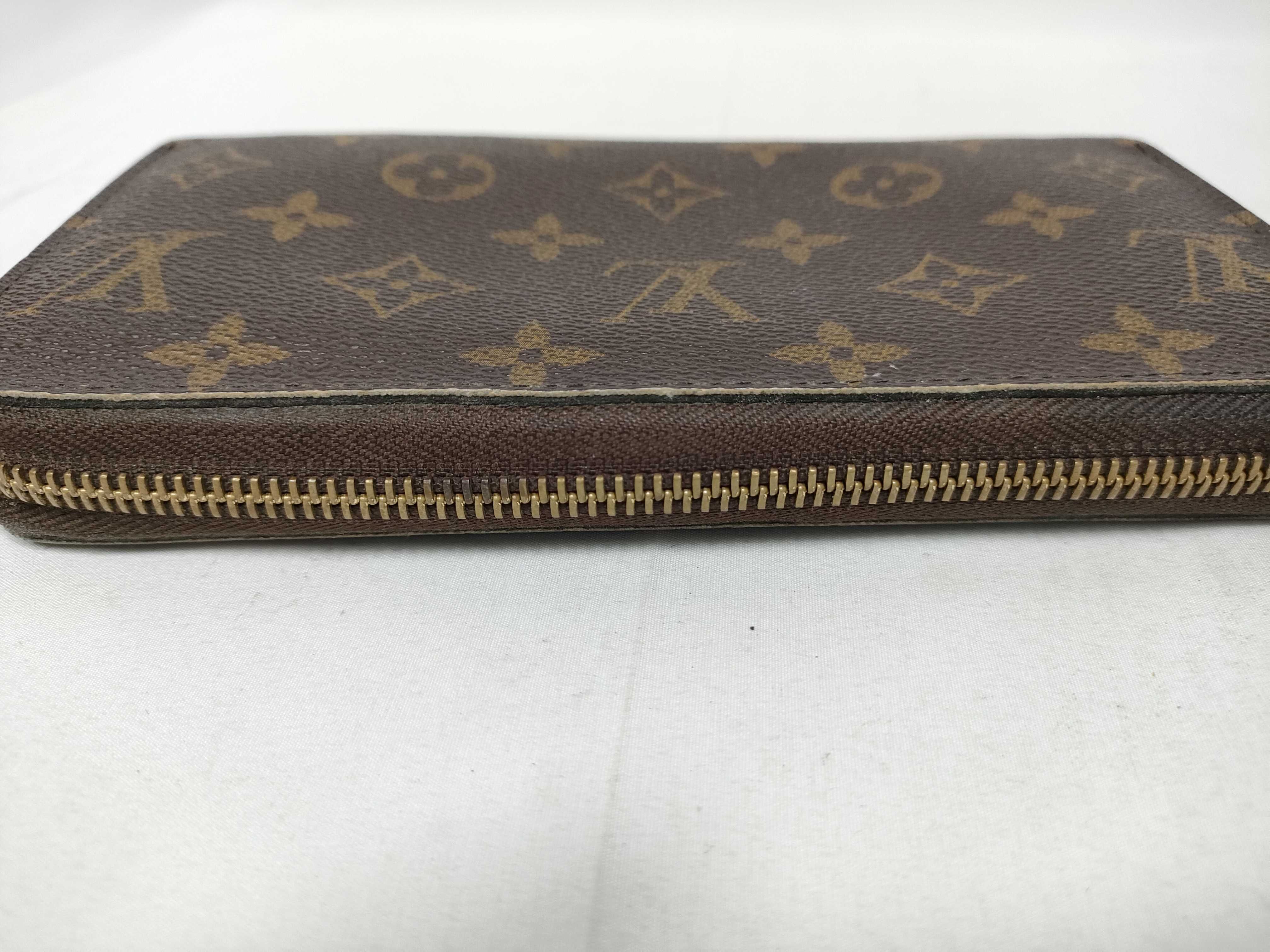 Monogram Louis Vuitton Zippy Wallet — view 7