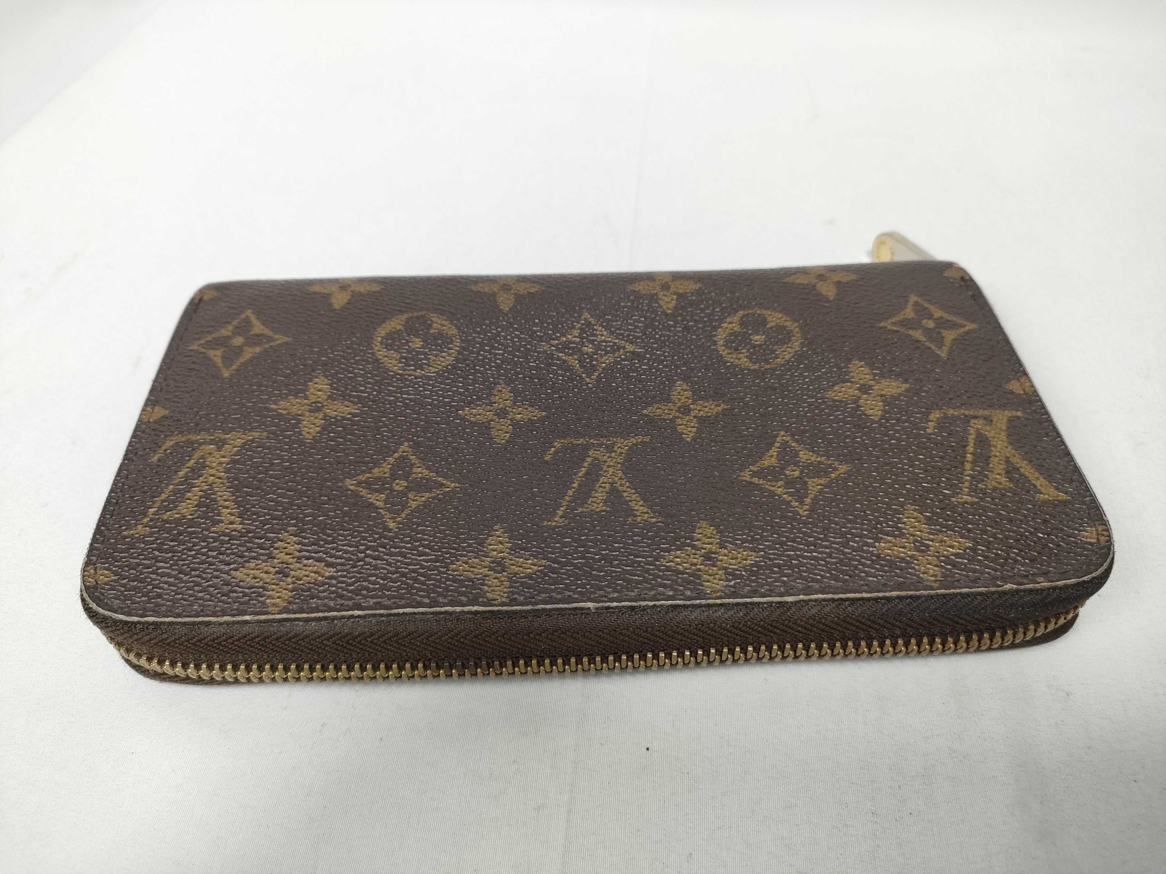 Monogram Louis Vuitton Zippy Wallet — view 8
