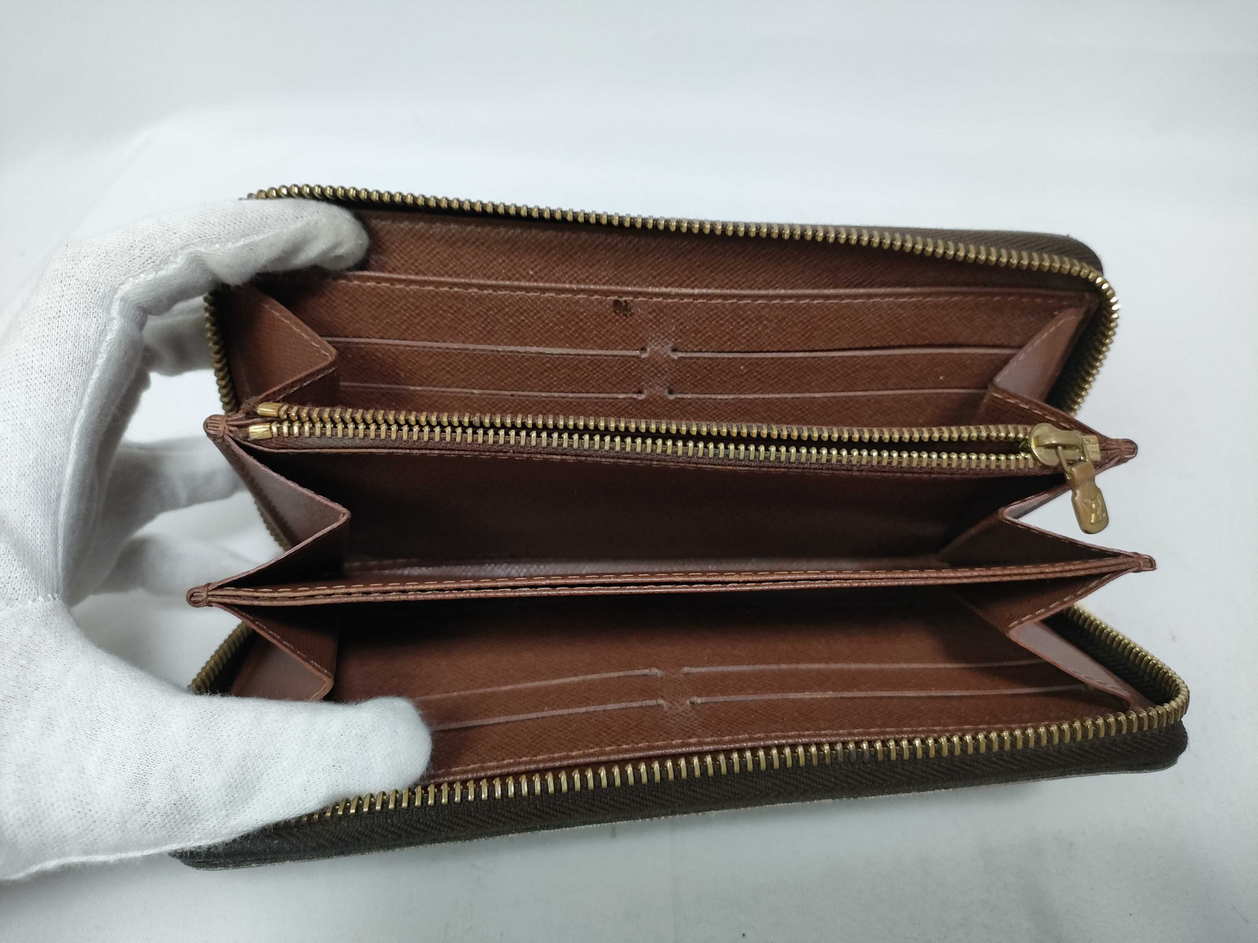 Monogram Louis Vuitton Zippy Wallet — view 9