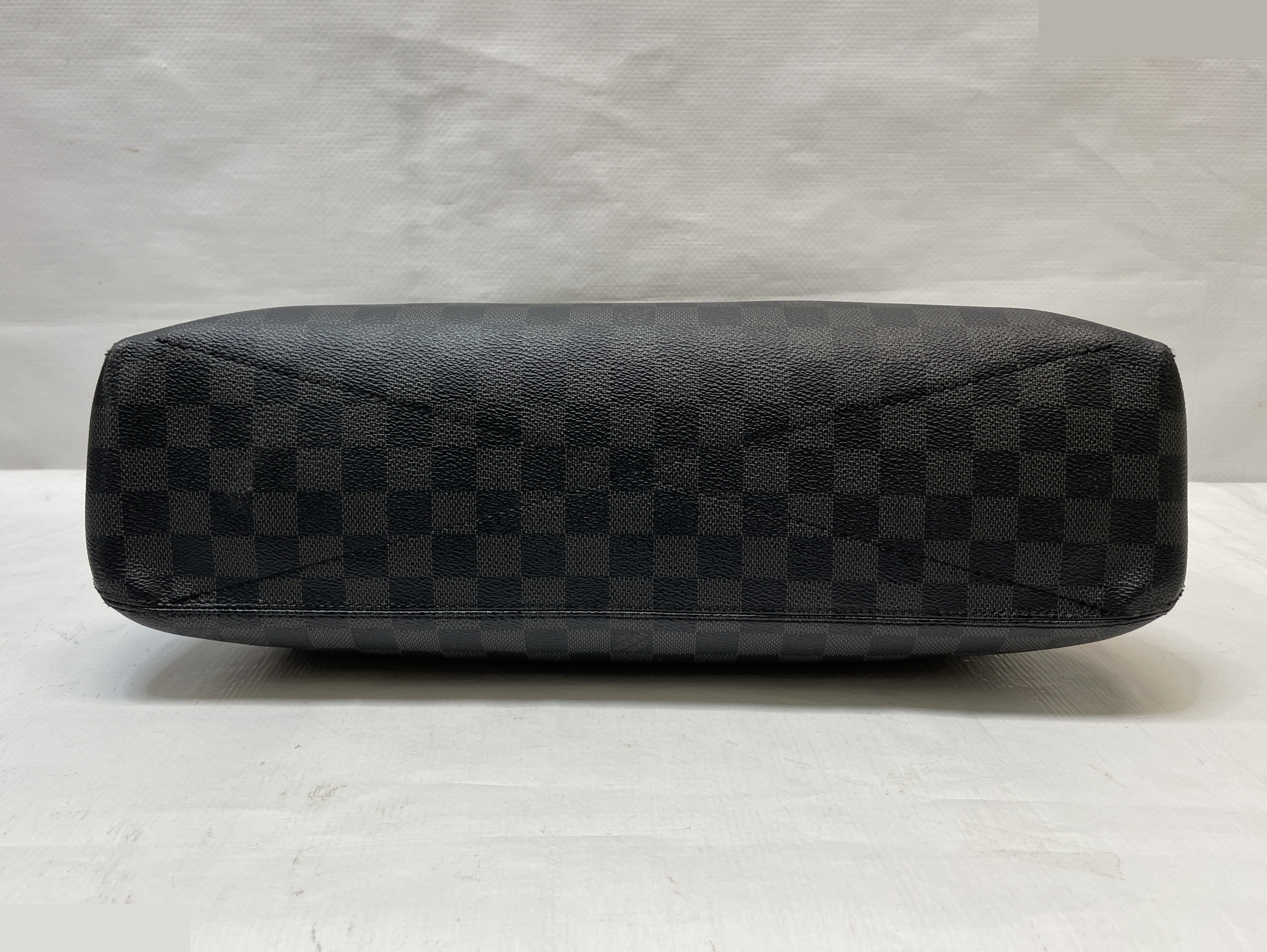 Damier Graphite Hunter Shoulder Bag, Black — view 5