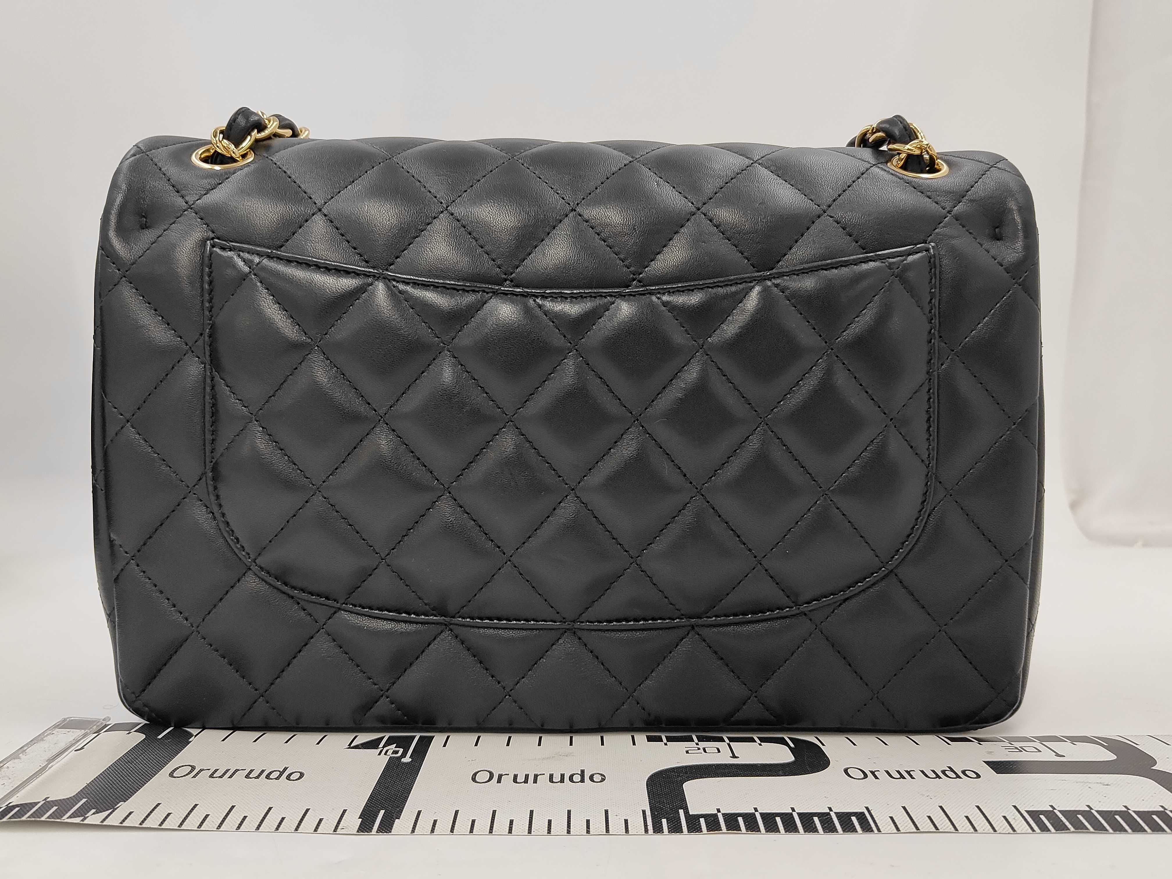 Lambskin Matelassé 30 W Shoulder Bag — view 2