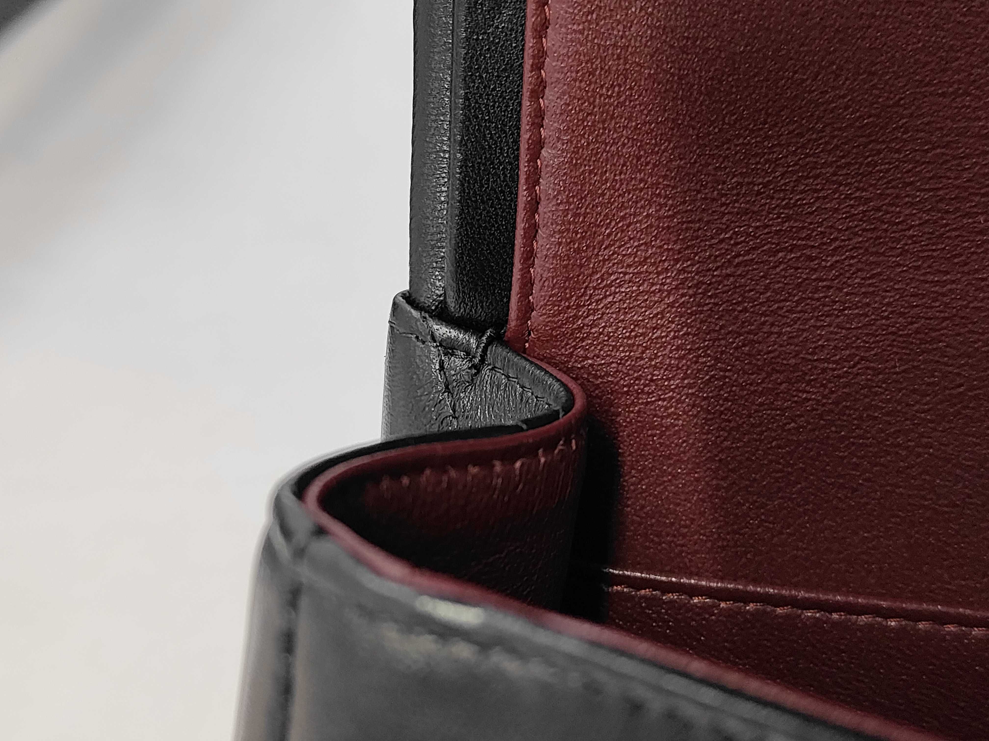 Lambskin Matelassé 30 W Shoulder Bag — view 12