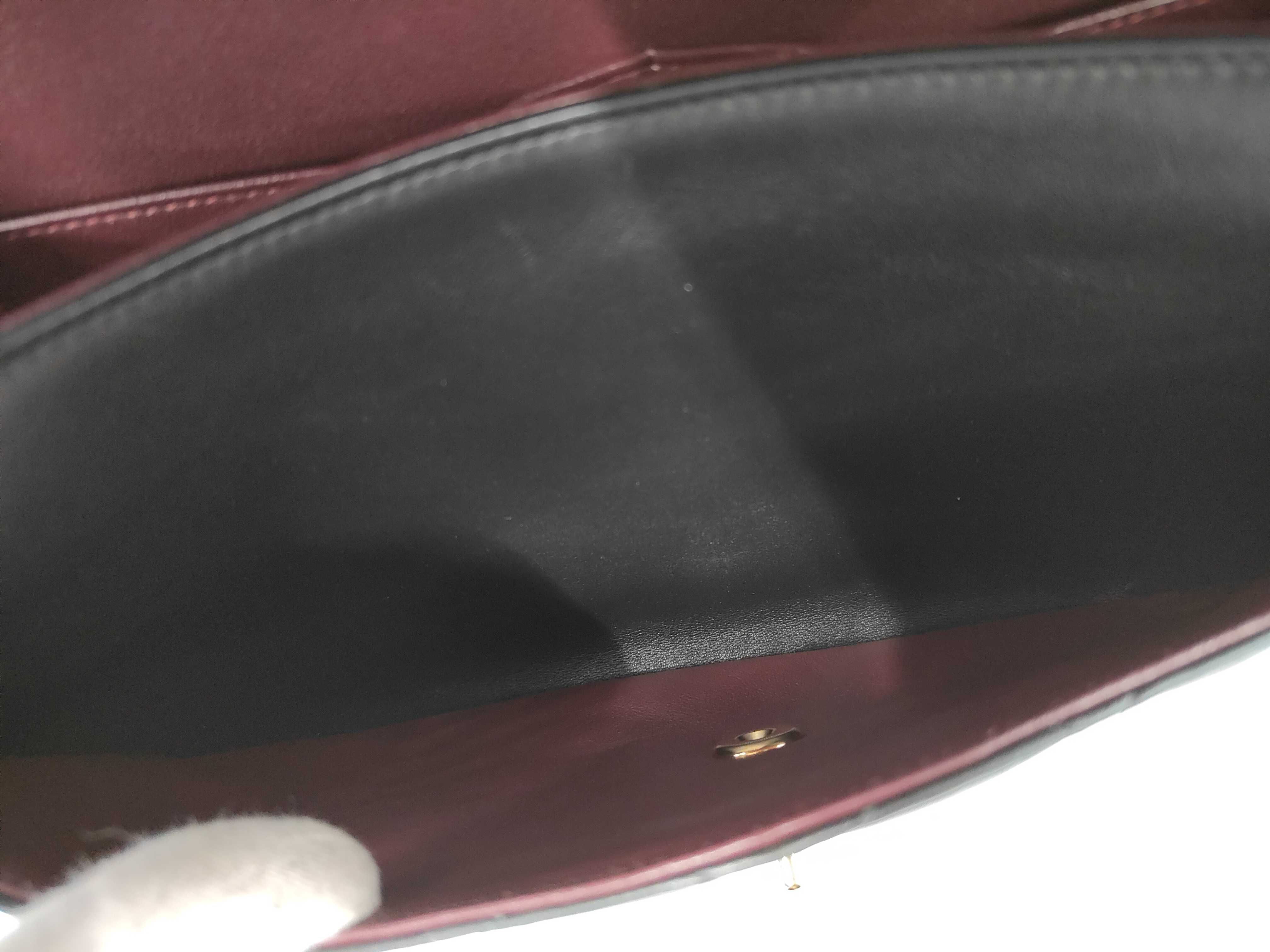 Lambskin Matelassé 30 W Shoulder Bag — view 13