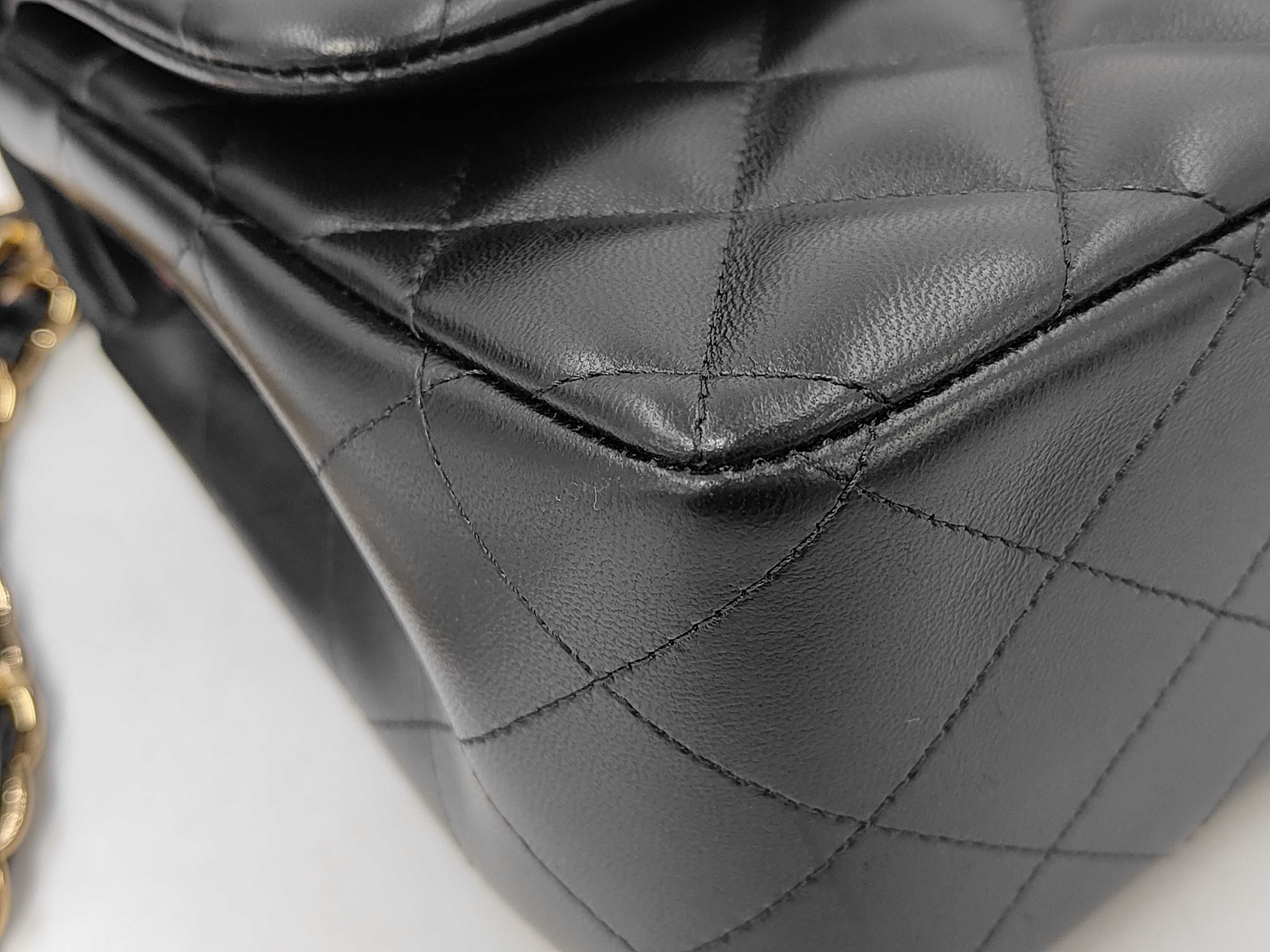 Lambskin Matelassé 30 W Shoulder Bag — view 7