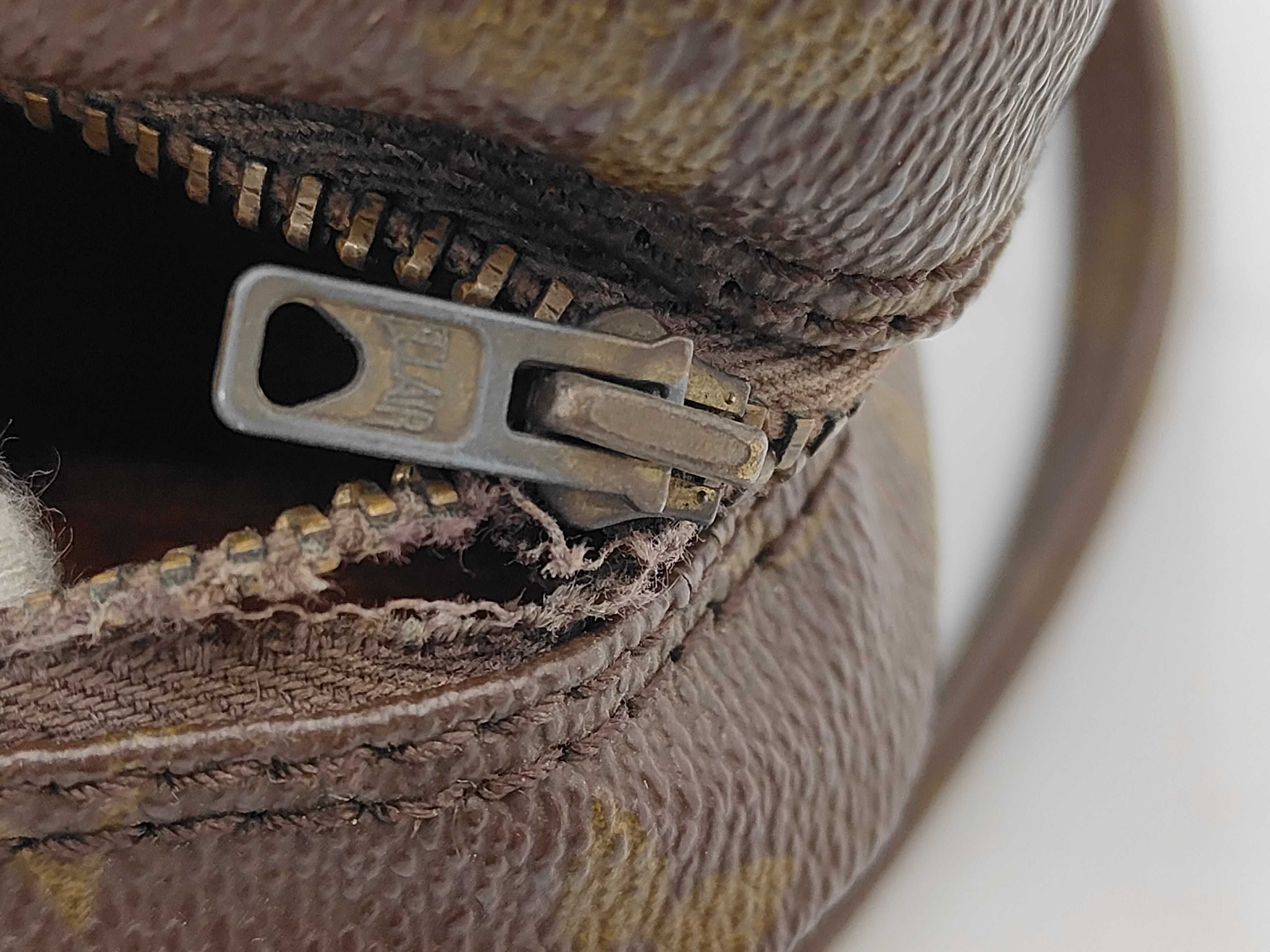 Monogram Old Danube Shoulder Bag (Damaged Zipper Track) — view 10