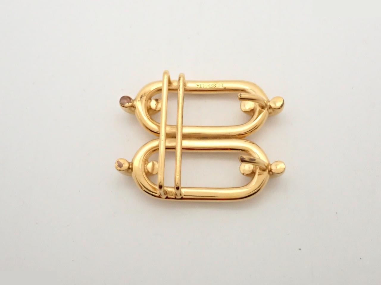 buckle — view 2