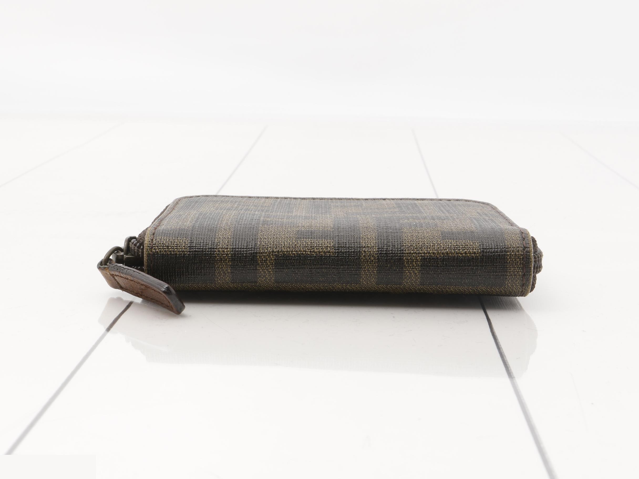 8M0006 Round Zipper Coin Case, Zucca, PVC, Brown — view 3