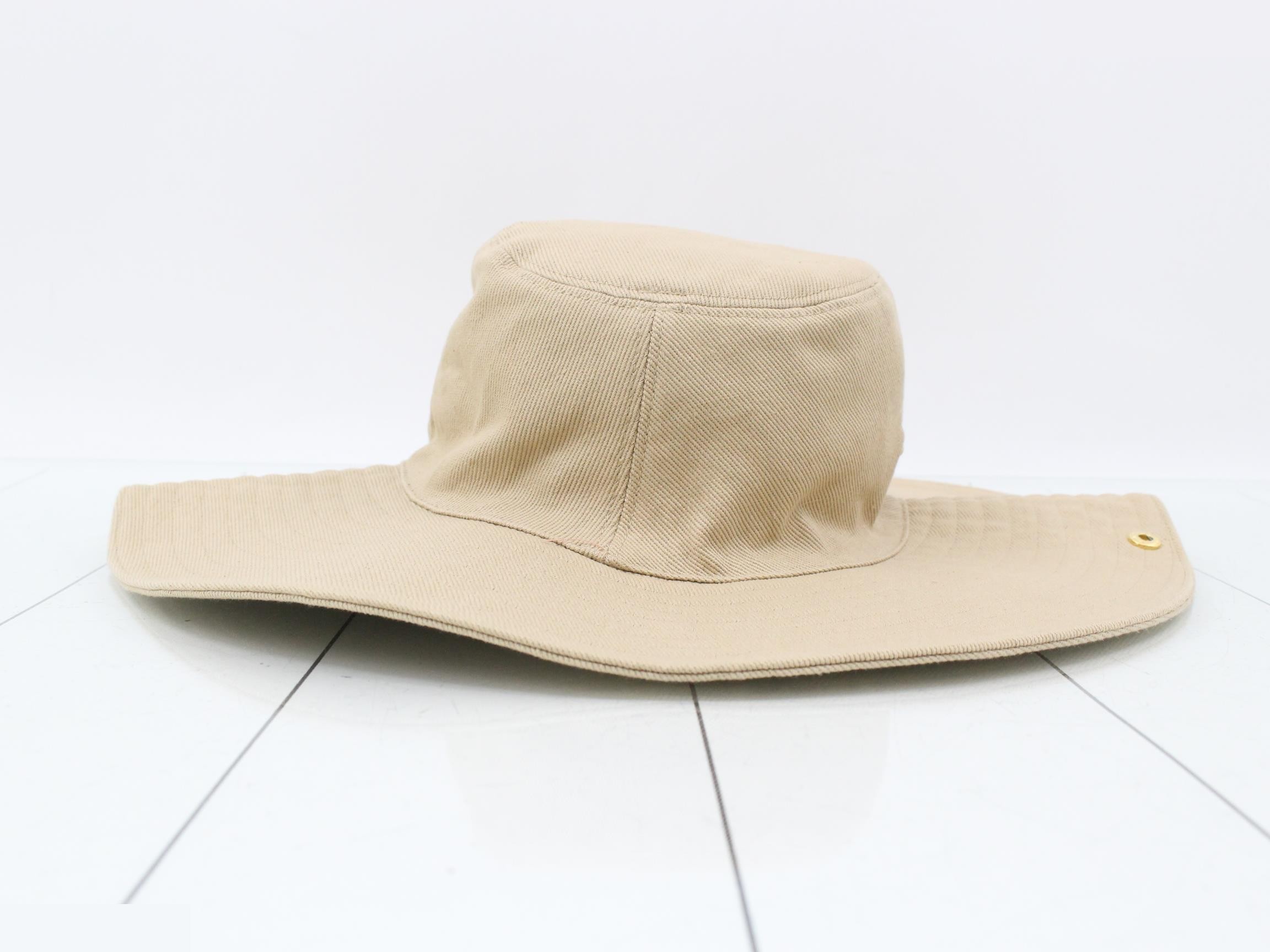 hat — view 2