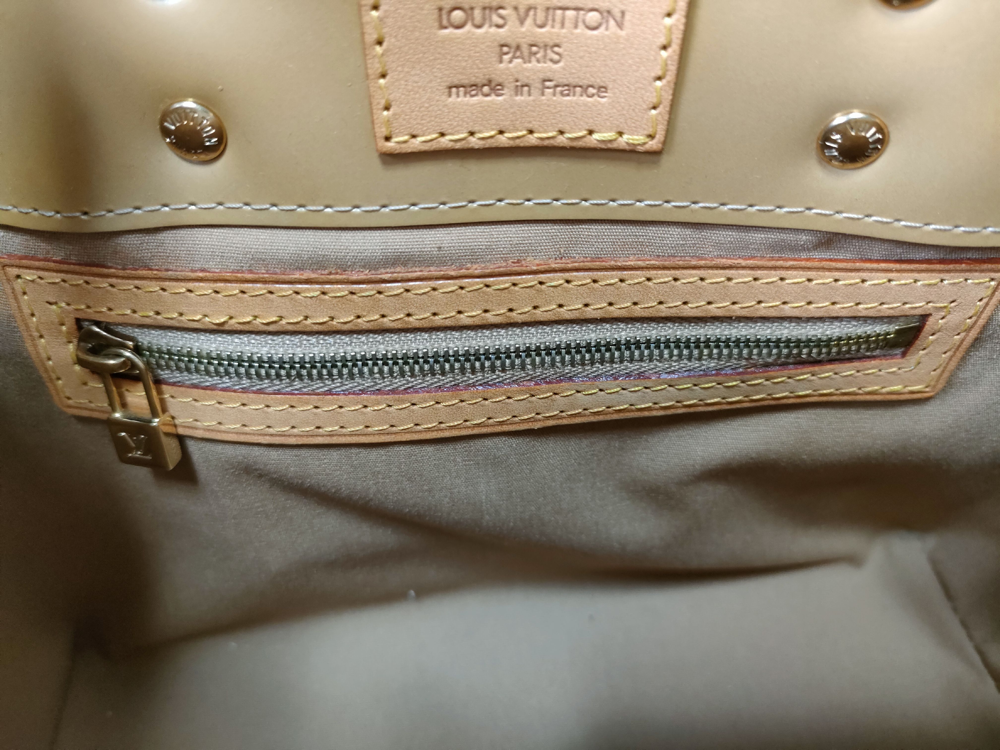 Vernis Lead PM Handbag — view 12