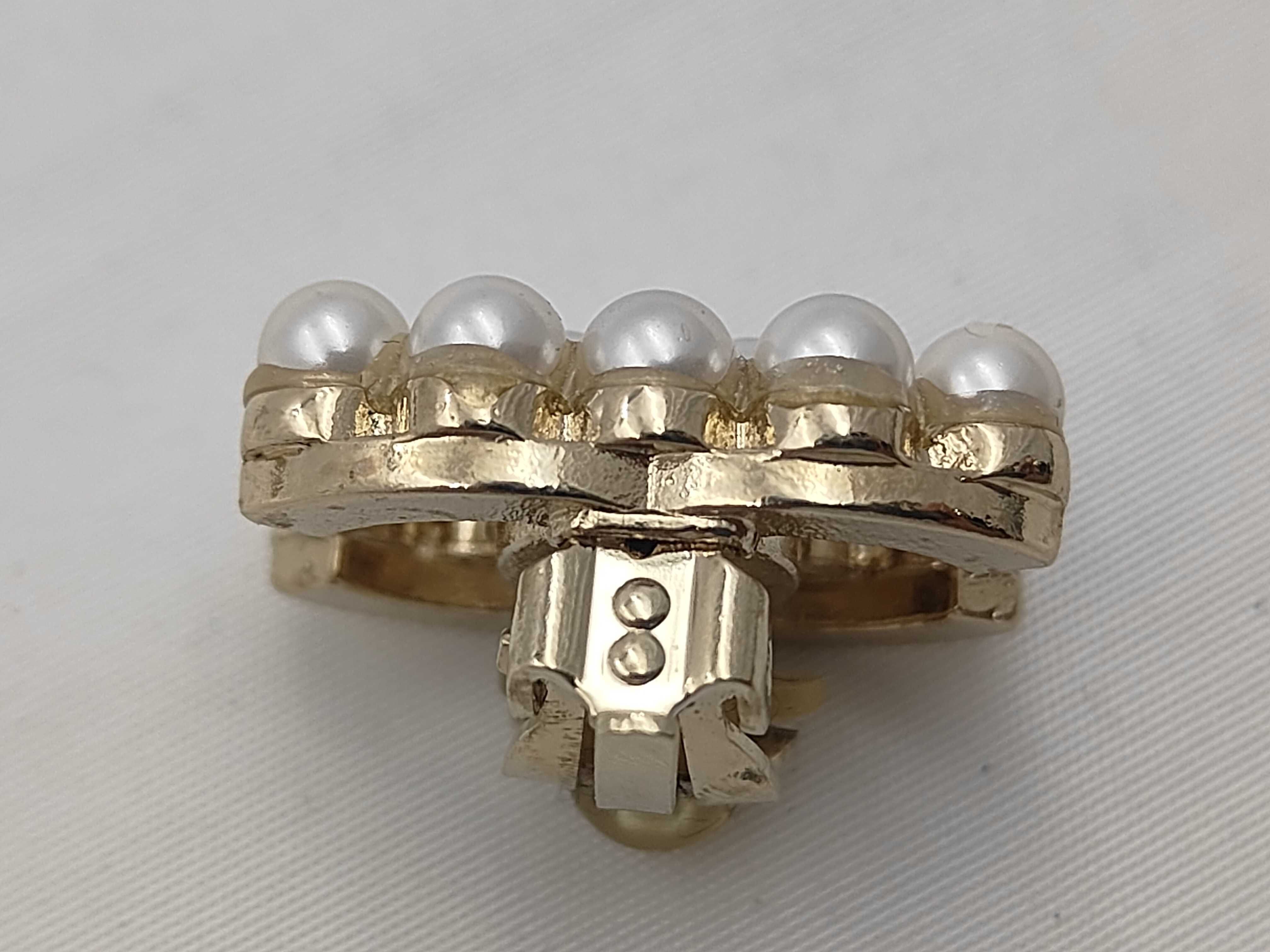 earrings pearl 06A here mark earrings — view 8