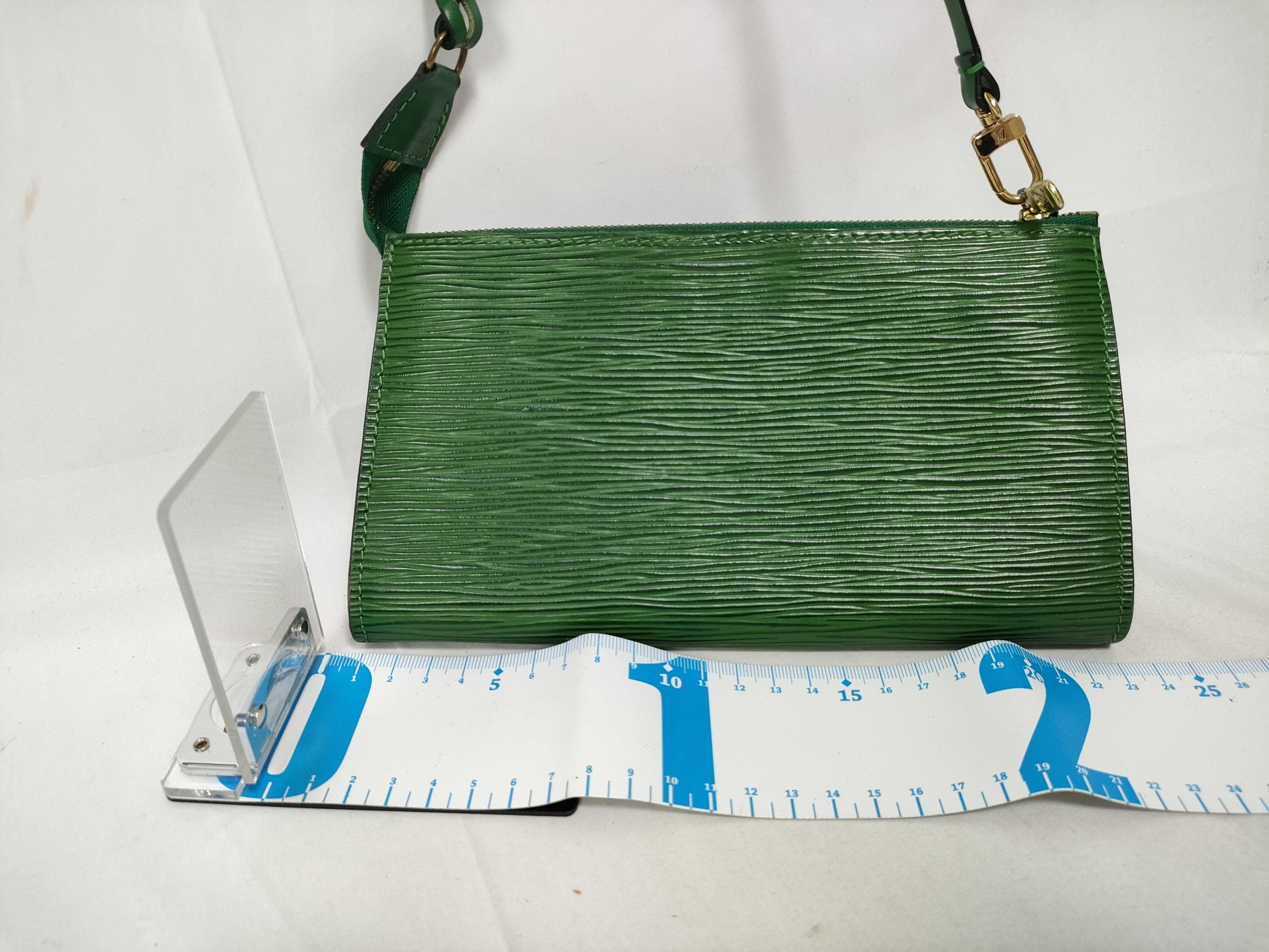 Epi LV Epi Pochette Accessoires M52944 — view 2