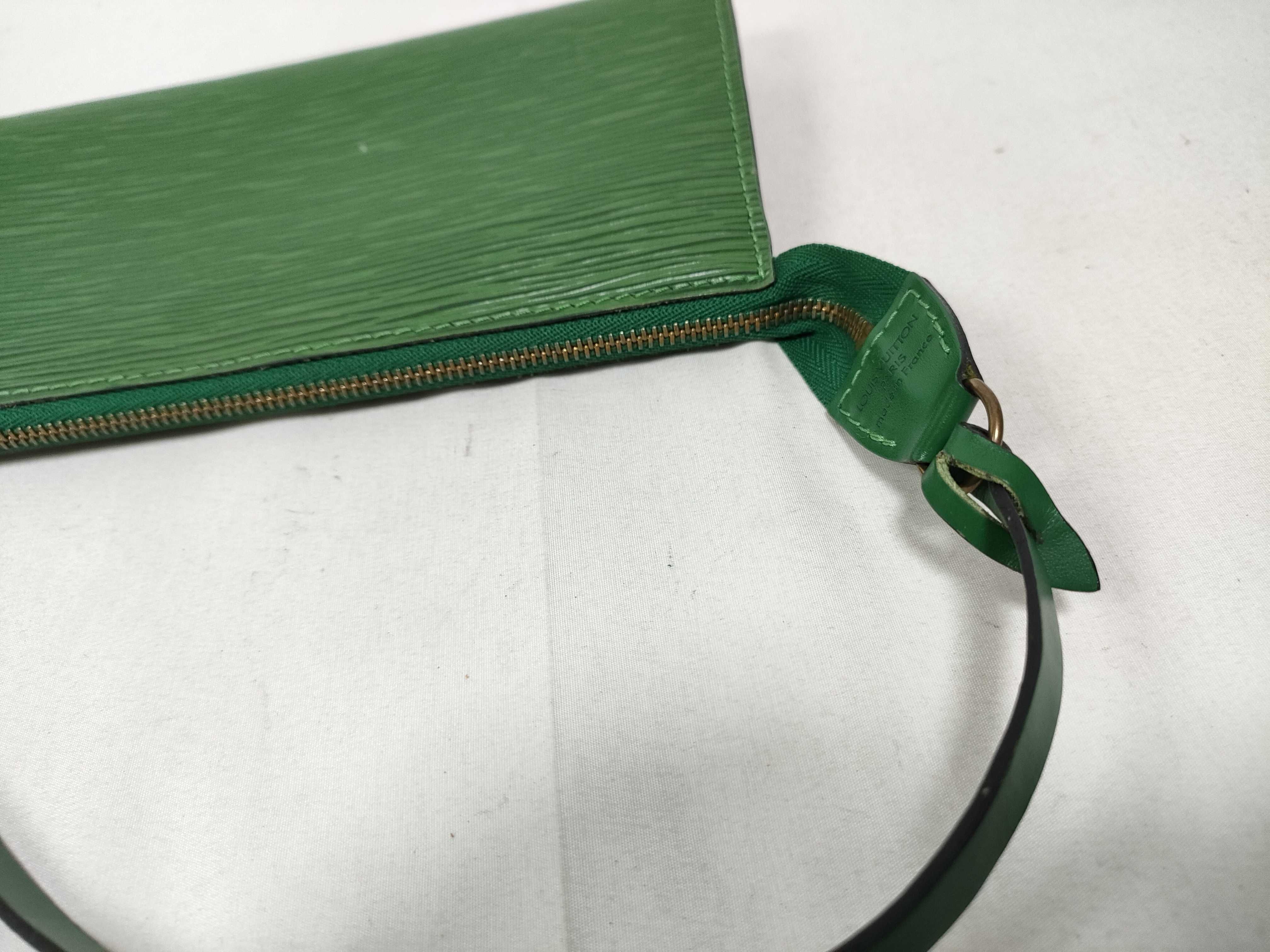 Epi LV Epi Pochette Accessoires M52944 — view 12