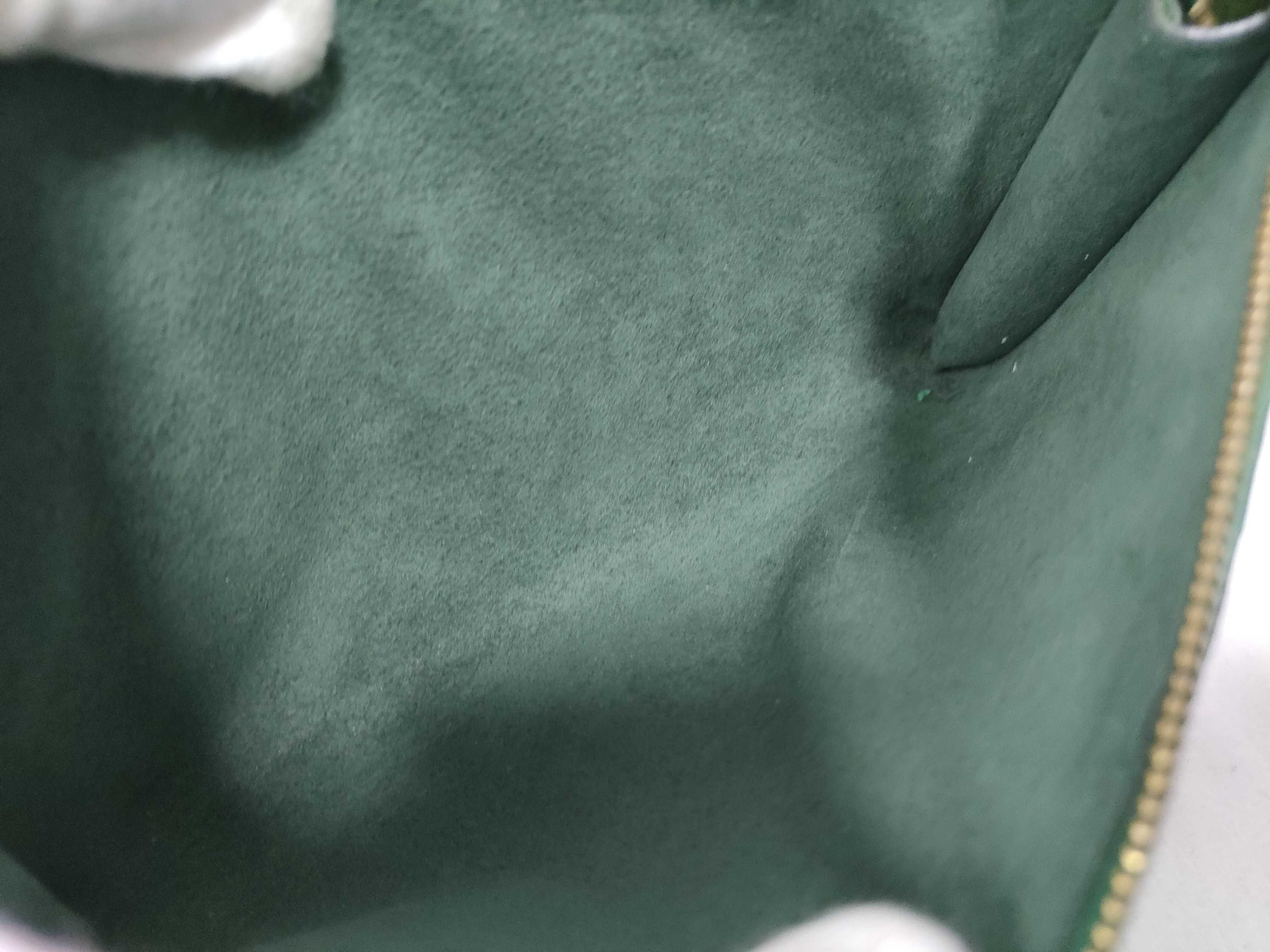 Epi LV Epi Pochette Accessoires M52944 — view 15