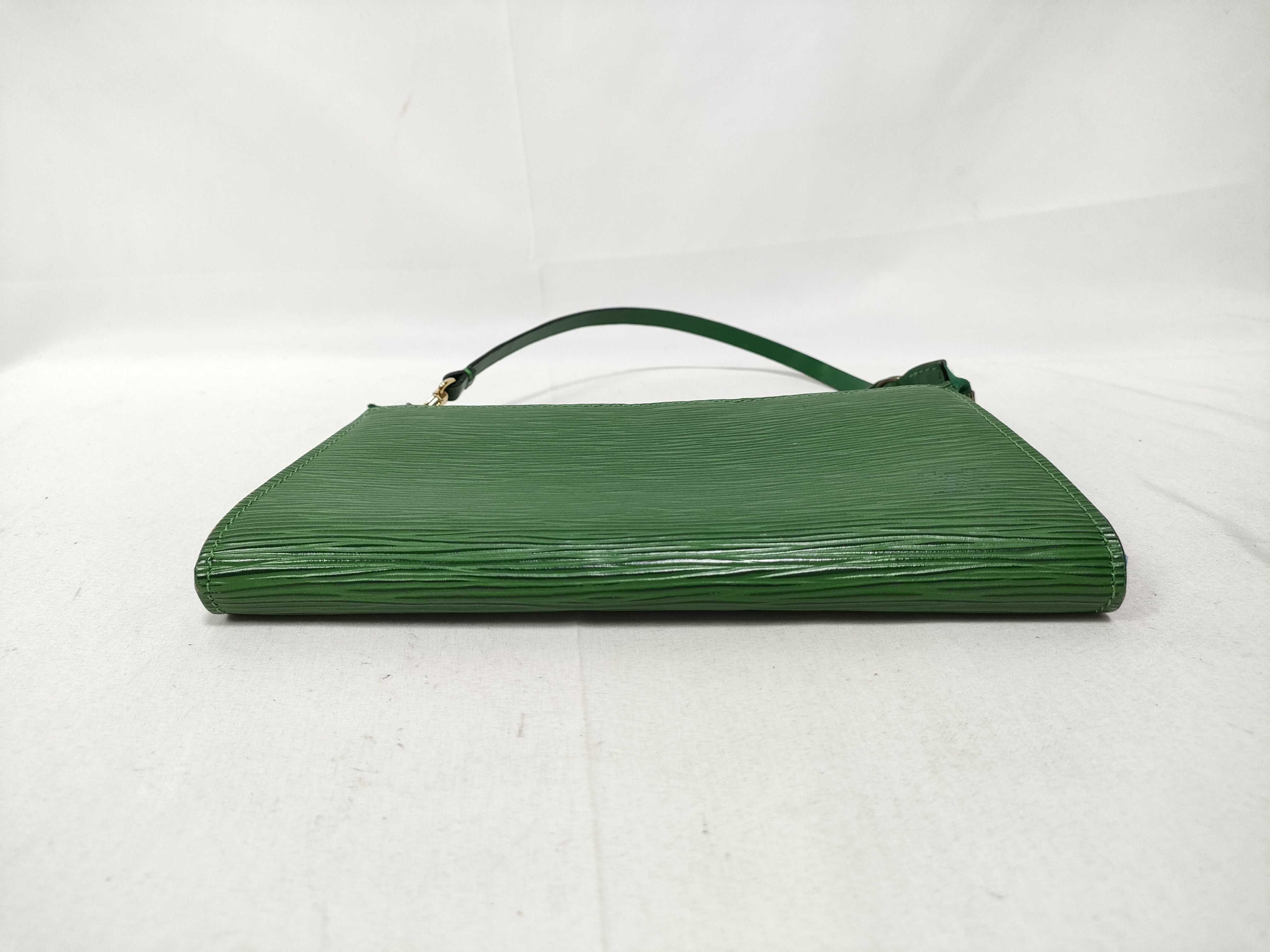 Epi LV Epi Pochette Accessoires M52944 — view 3